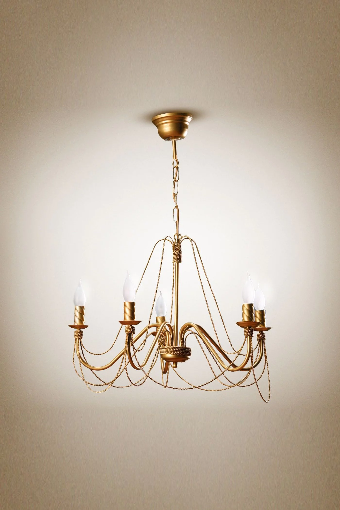   
                        
                        Люстра NB LIGHT (Україна) 18524    
                         У стилі Класика.  
                        Тип джерела світла: світлодіодна лампа, змінна.                         Форма: Коло.                                                                          фото 1