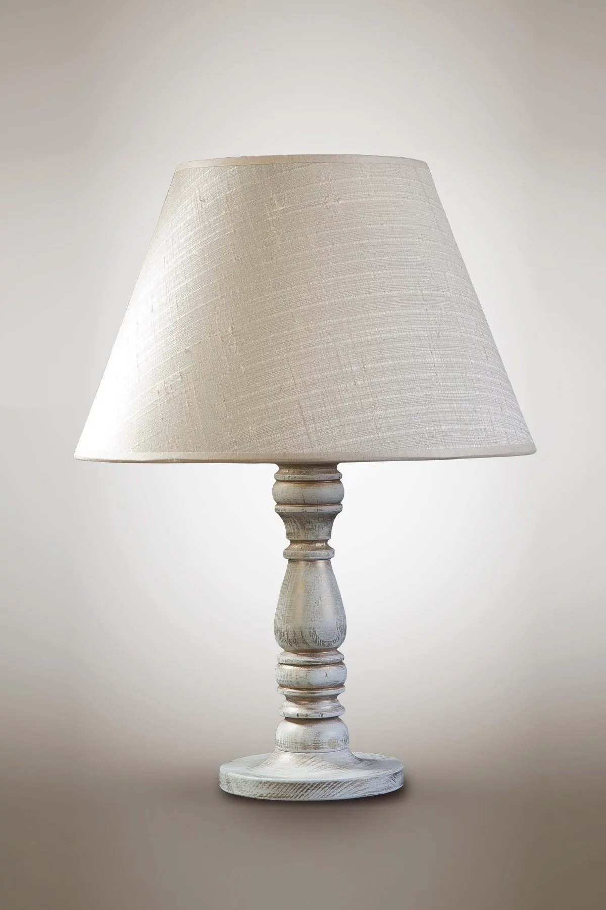   
                        
                        Настільна лампа NB LIGHT (Україна) 18992    
                         у стилі Модерн.  
                        Тип джерела світла: світлодіодна лампа, змінна.                                                 Кольори плафонів і підвісок: Бежевий.                         Матеріал: Тканина.                          фото 1