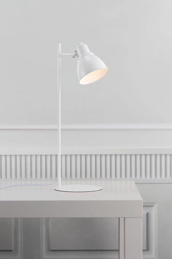   
                        
                        Настольная лампа NORDLUX (Дания) 19895    
                         в стиле Лофт, Хай-тек.  
                        Тип источника света: светодиодная лампа, сменная.                                                 Цвета плафонов и подвесок: Белый.                         Материал: Металл.                          фото 3