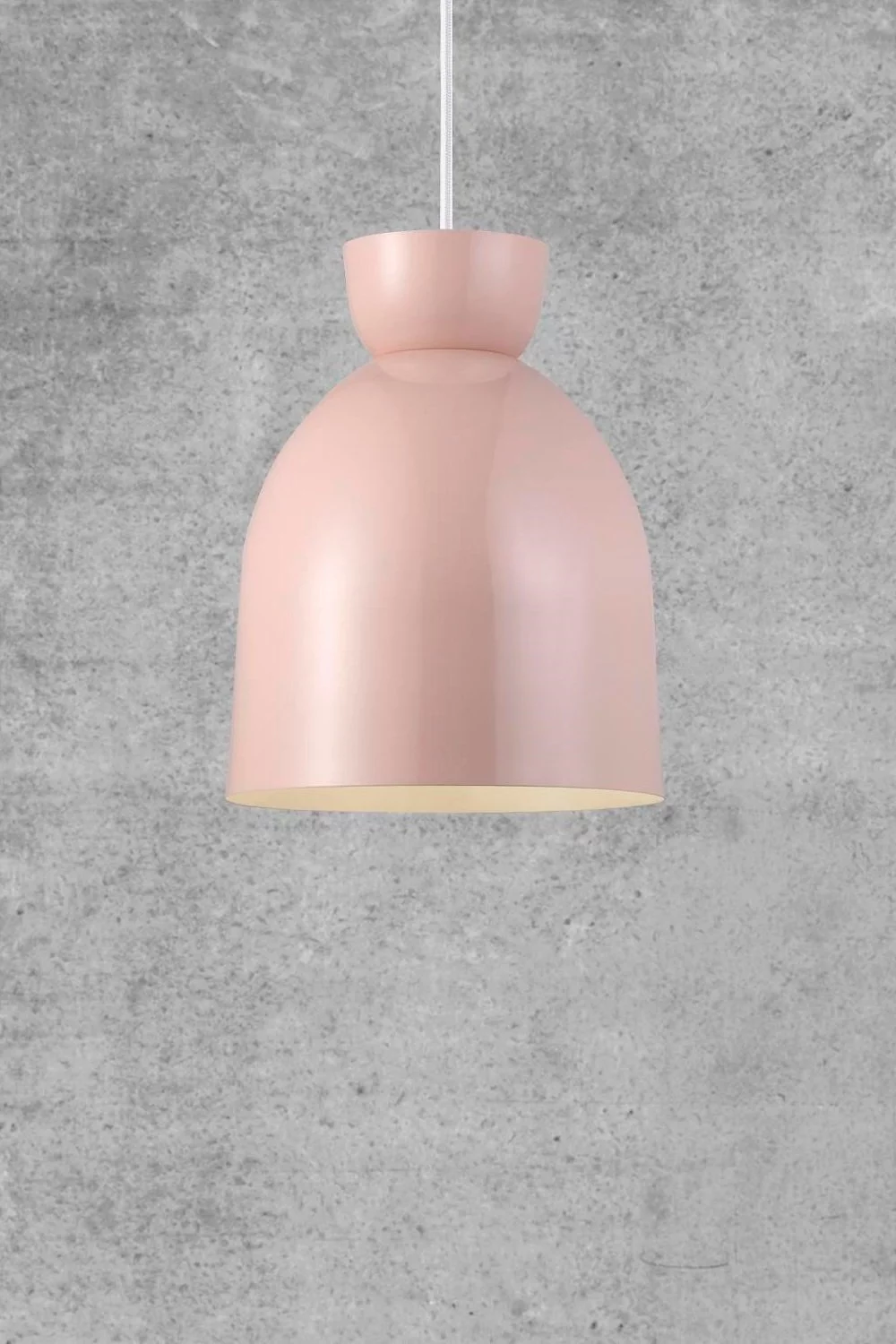   
                        
                        Люстра NORDLUX (Данія) 19949    
                         у стилі Скандинавський.  
                        Тип джерела світла: світлодіодна лампа, змінна.                         Форма: Коло.                         Кольори плафонів і підвісок: Рожевий.                         Матеріал: Метал.                          фото 4