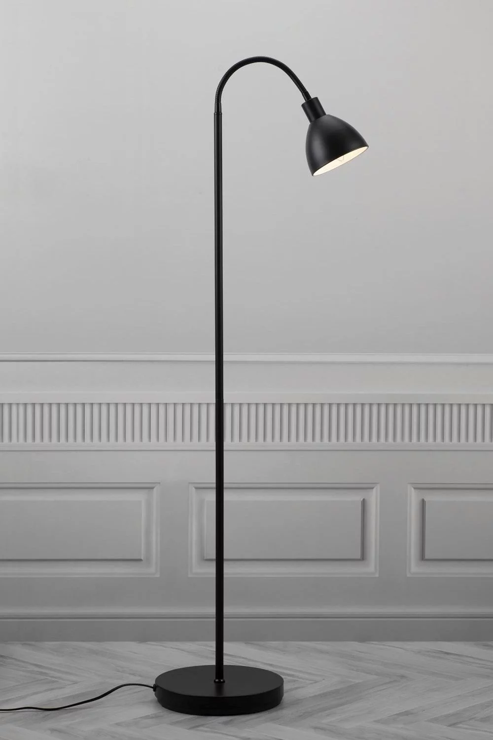   
                        Торшер NORDLUX  (Дания) 20003    
                         в стиле Лофт.  
                        Тип источника света: светодиодная лампа, сменная.                                                 Цвета плафонов и подвесок: Черный.                         Материал: Металл.                          фото 3