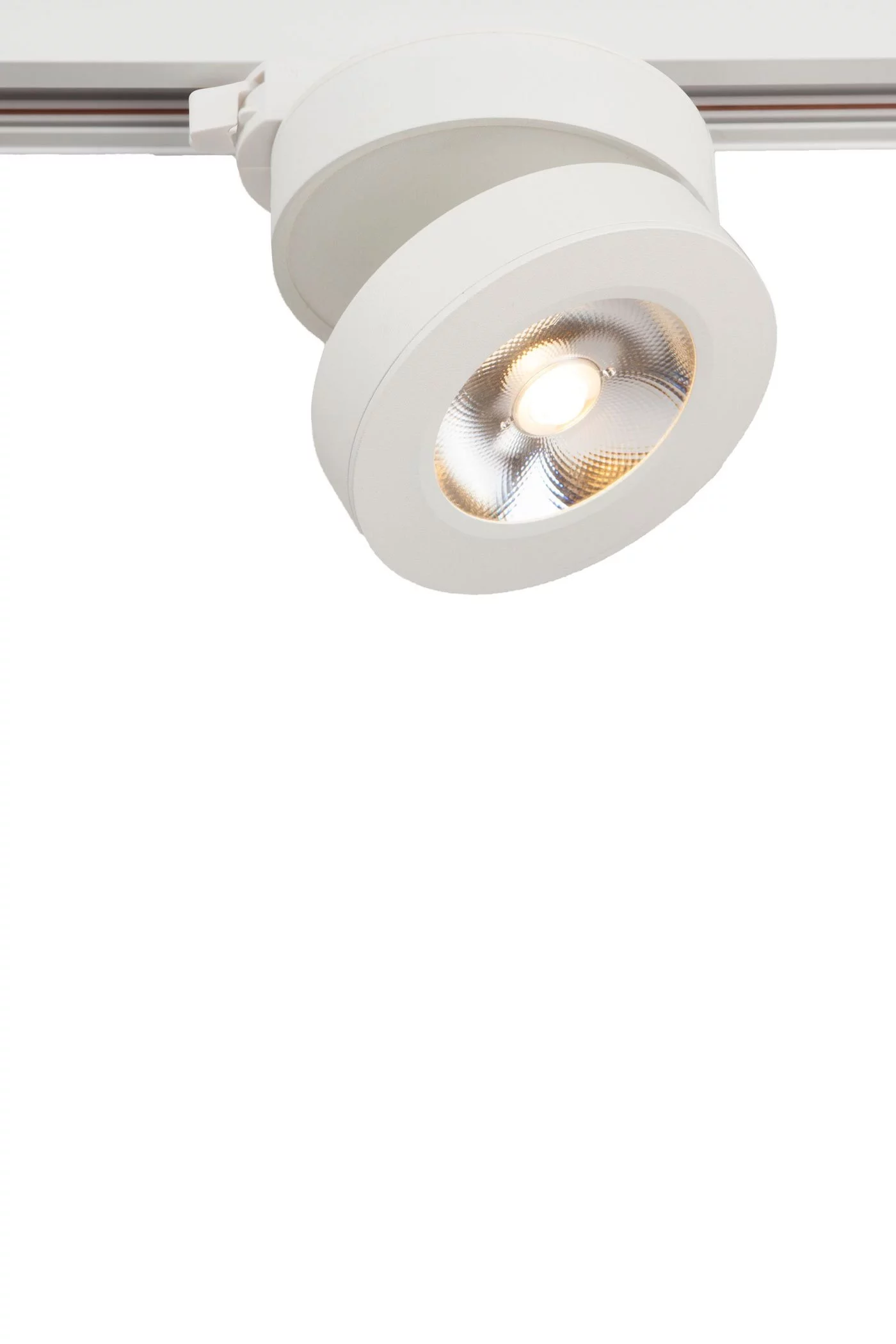   
                        
                        Трековый светильник MAYTONI (Германия) 20334    
                         в стиле Скандинавский.  
                        Тип источника света: встроенный led-модуль, несъемный.                                                 Цвета плафонов и подвесок: Белый.                         Материал: Алюминий.                          фото 1