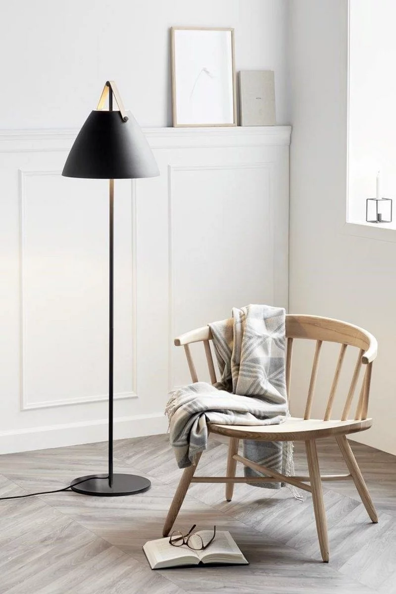   
                        
                        Торшер NORDLUX (Дания) 22559    
                         В стиле Лофт.  
                        Тип источника света: светодиодная лампа, сменная.                                                 Цвета плафонов и подвесок: Черный, Бежевый.                         Материал: Металл, Кожа.                          фото 2