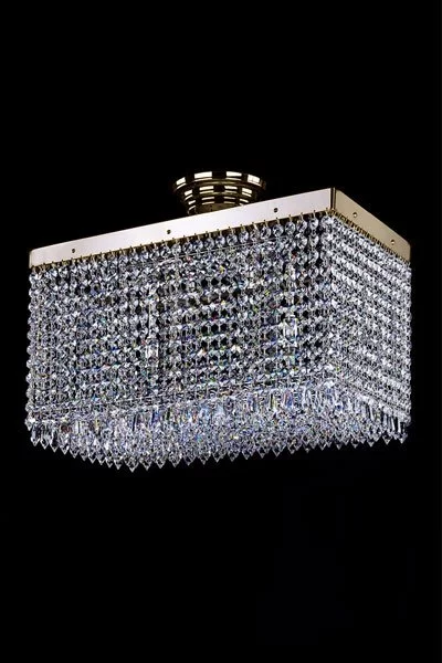   
                        
                        Кришталева люстра ARTGLASS (Чехія) 22666    
                         У стилі Арт-деко.  
                        Тип джерела світла: світлодіодна лампа, змінна.                         Форма: Прямокутник.                         Кольори плафонів і підвісок: Прозорий.                         Матеріал: Кришталь.                          фото 1