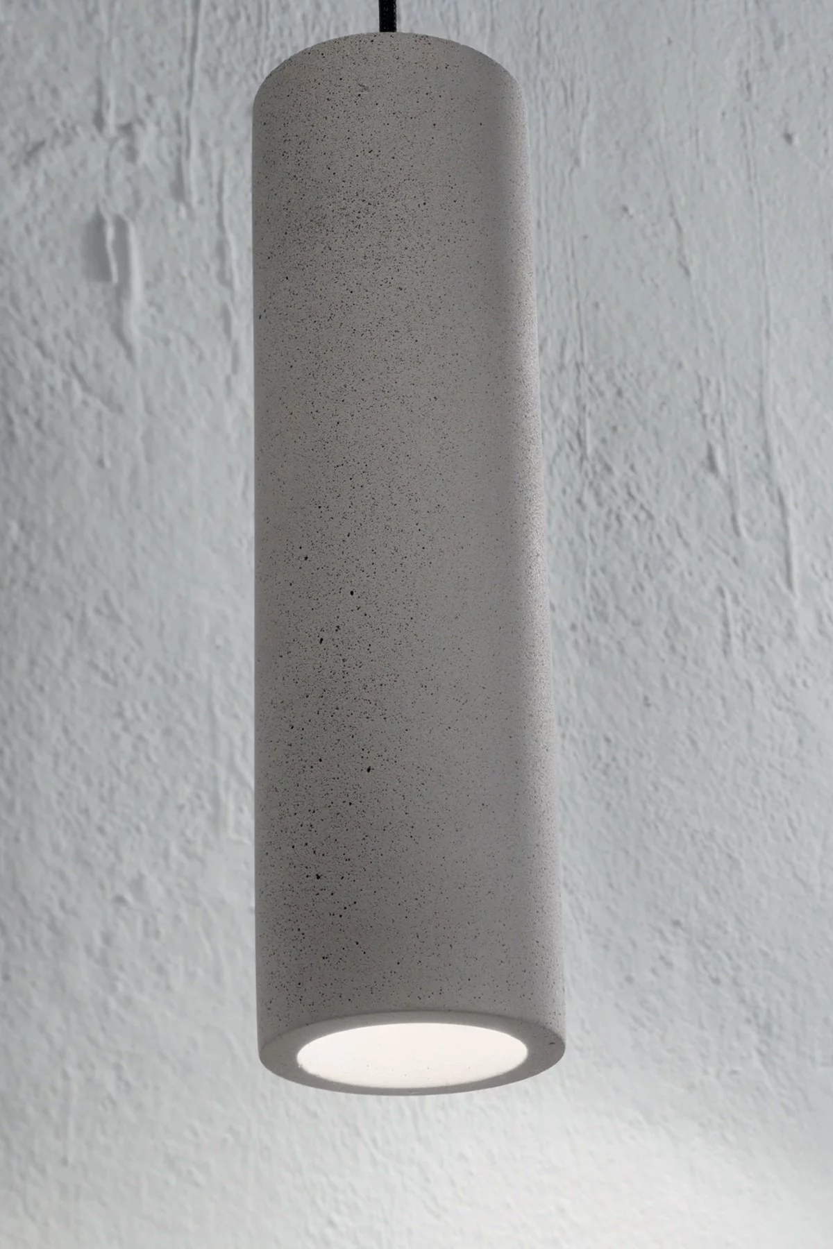   
                        Люстра IDEAL LUX (Італія) 22936    
                         у стилі модерн.  
                        Тип джерела світла: cвітлодіодні led, галогенні.                         Форма: циліндр.                         Кольори плафонів і підвісок: сірий.                         Матеріал: бетон.                          фото 3