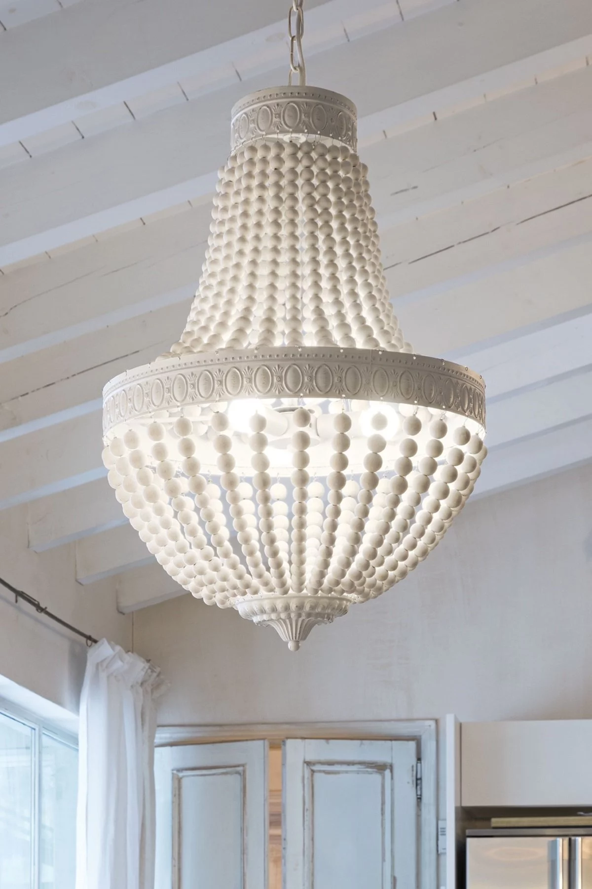   
                        
                        Люстра IDEAL LUX (Італія) 23026    
                         У стилі Прованс.  
                        Тип джерела світла: світлодіодна лампа, змінна.                         Форма: Коло.                         Кольори плафонів і підвісок: Білий.                         Матеріал: Дерево.                          фото 1