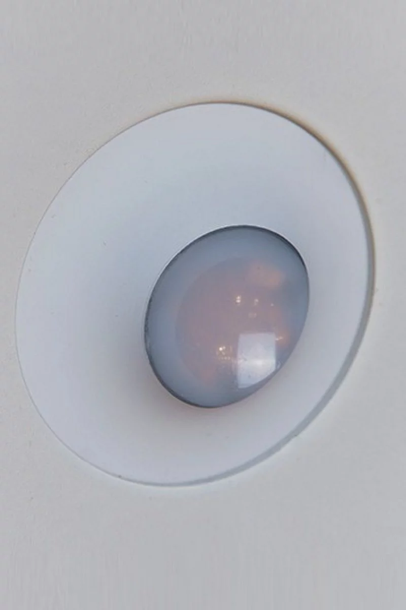   
                        
                        Точечный светильник AZZARDO (Польша) 23939    
                         в стиле Модерн.  
                        Тип источника света: светодиодная лампа, сменная.                         Форма: Круг.                         Цвета плафонов и подвесок: Прозрачный.                         Материал: Стекло.                          фото 6
