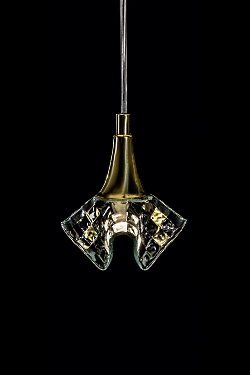   
                        
                        Люстра ARTGLASS (Чехія) 24229    
                         У стилі Флористика.  
                        Тип джерела світла: світлодіодна лампа, змінна.                         Форма: Коло.                         Кольори плафонів і підвісок: Прозорий.                         Матеріал: Скло.                          фото 2