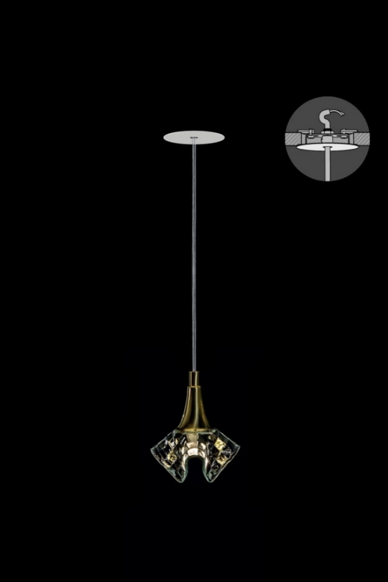   
                        
                        Люстра ARTGLASS (Чехія) 24229    
                         У стилі Флористика.  
                        Тип джерела світла: світлодіодна лампа, змінна.                         Форма: Коло.                         Кольори плафонів і підвісок: Прозорий.                         Матеріал: Скло.                          фото 4