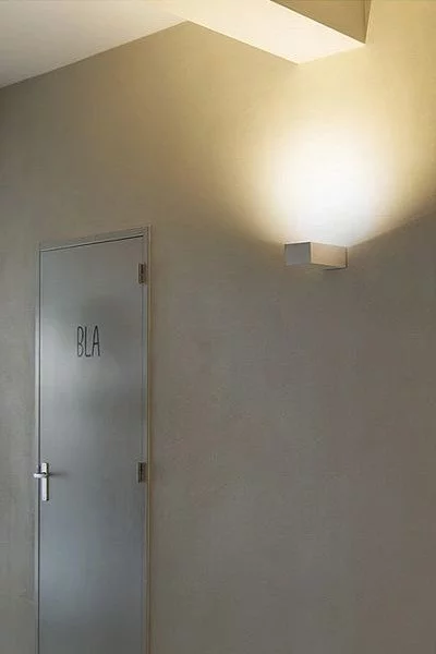   
                        
                        Светильник настенный SLV (Германия) 24459    
                         в стиле Хай-тек.  
                        Тип источника света: встроенный led-модуль, несъемный.                                                 Цвета плафонов и подвесок: Белый.                         Материал: Стекло.                          фото 3