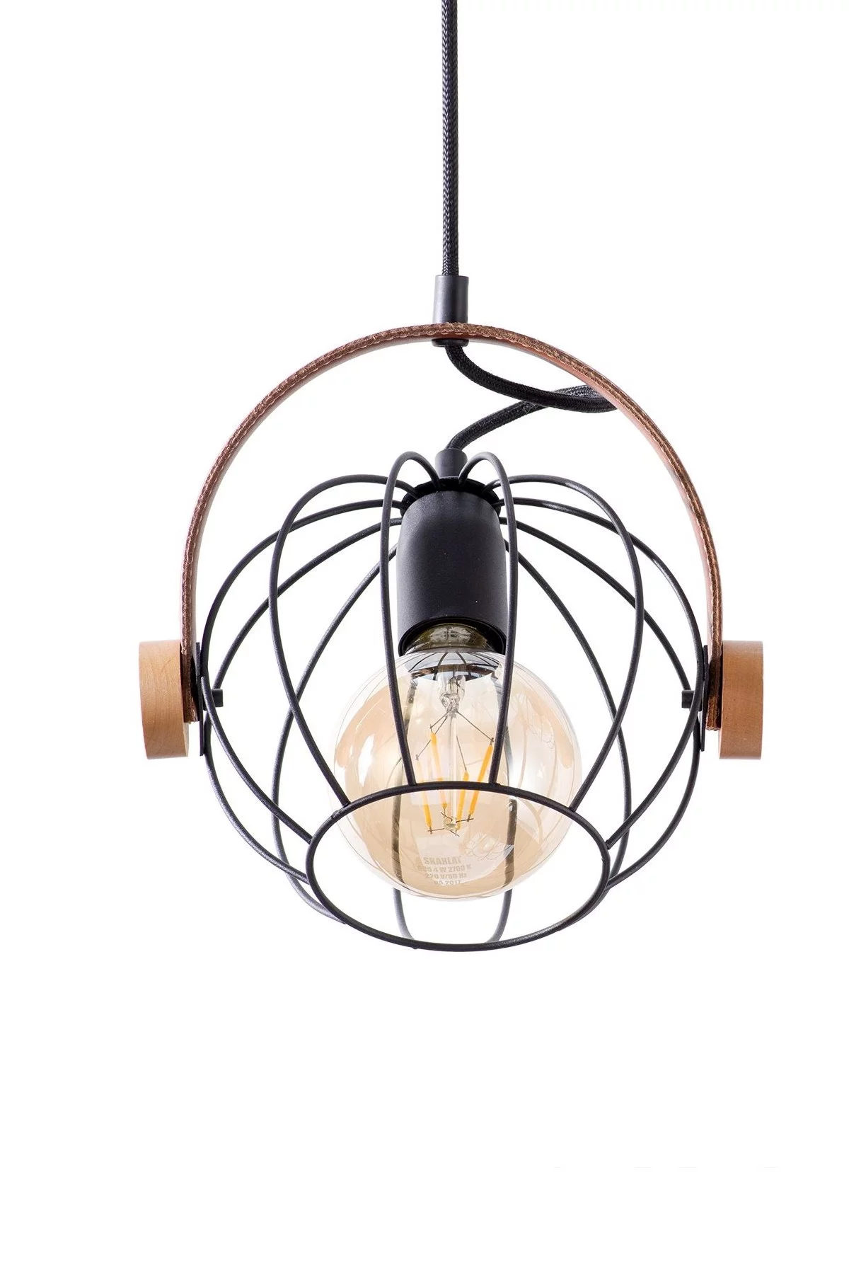   
                        
                        Люстра NB LIGHT (Україна) 25535    
                         У стилі Лофт.  
                        Тип джерела світла: світлодіодна лампа, змінна.                         Форма: Куля.                         Кольори плафонів і підвісок: Чорний, Коричневий.                         Матеріал: Метал, Шкіра, Дерево.                          фото 2