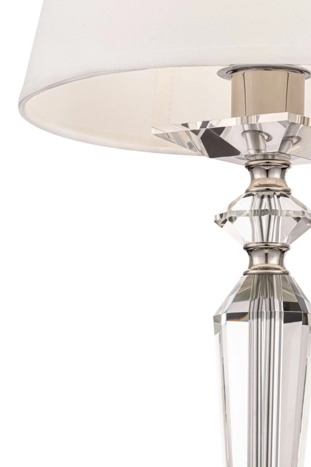   
                        Настольная лампа MAYTONI  (Германия) 29044    
                         в стиле Классика.  
                        Тип источника света: светодиодная лампа, сменная.                                                 Цвета плафонов и подвесок: Белый.                         Материал: Ткань.                          фото 2
