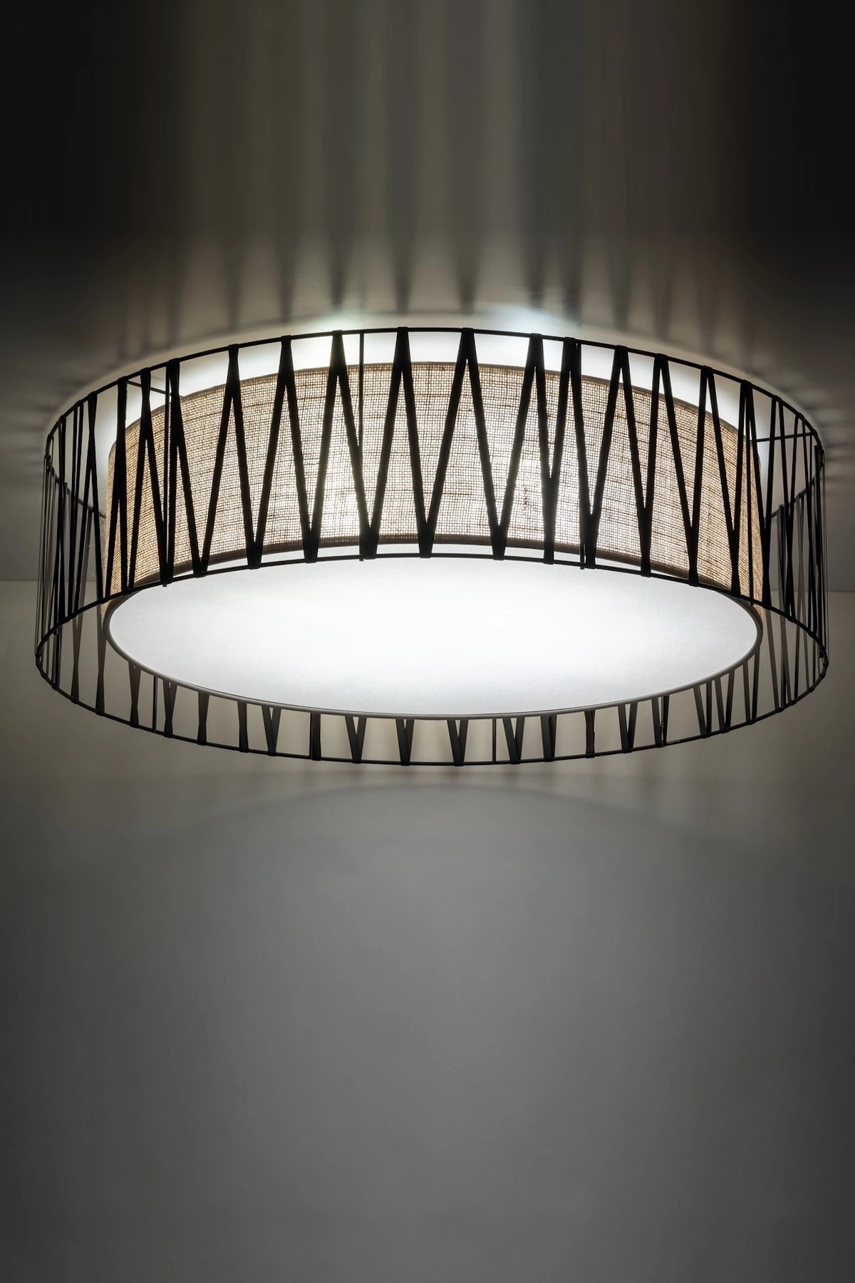   
                        
                        Світильник стельовий TK LIGHTING (Польща) 30433    
                         У стилі Модерн, Лофт.  
                        Тип джерела світла: світлодіодна лампа, змінна.                         Форма: Циліндр.                         Кольори плафонів і підвісок: Бежевий, Чорний.                         Матеріал: Тканина, Метал.                          фото 6