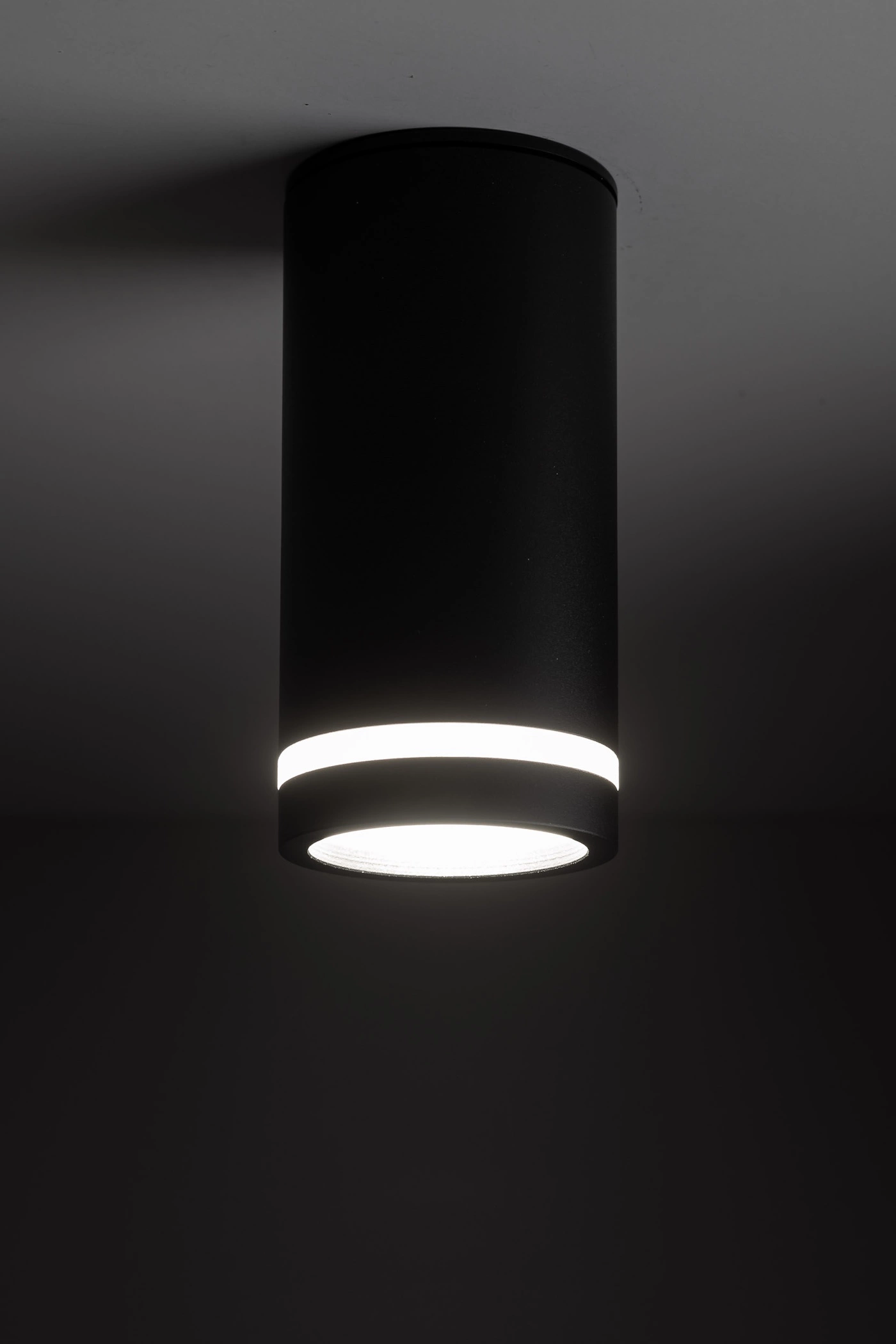   
                        
                        Точечный светильник TK LIGHTING (Польша) 30518    
                         В стиле Хай-тек.  
                        Тип источника света: светодиодная лампа, сменная.                         Форма: Цилиндр.                         Цвета плафонов и подвесок: Черный.                         Материал: Сталь, Пластик.                          фото 6