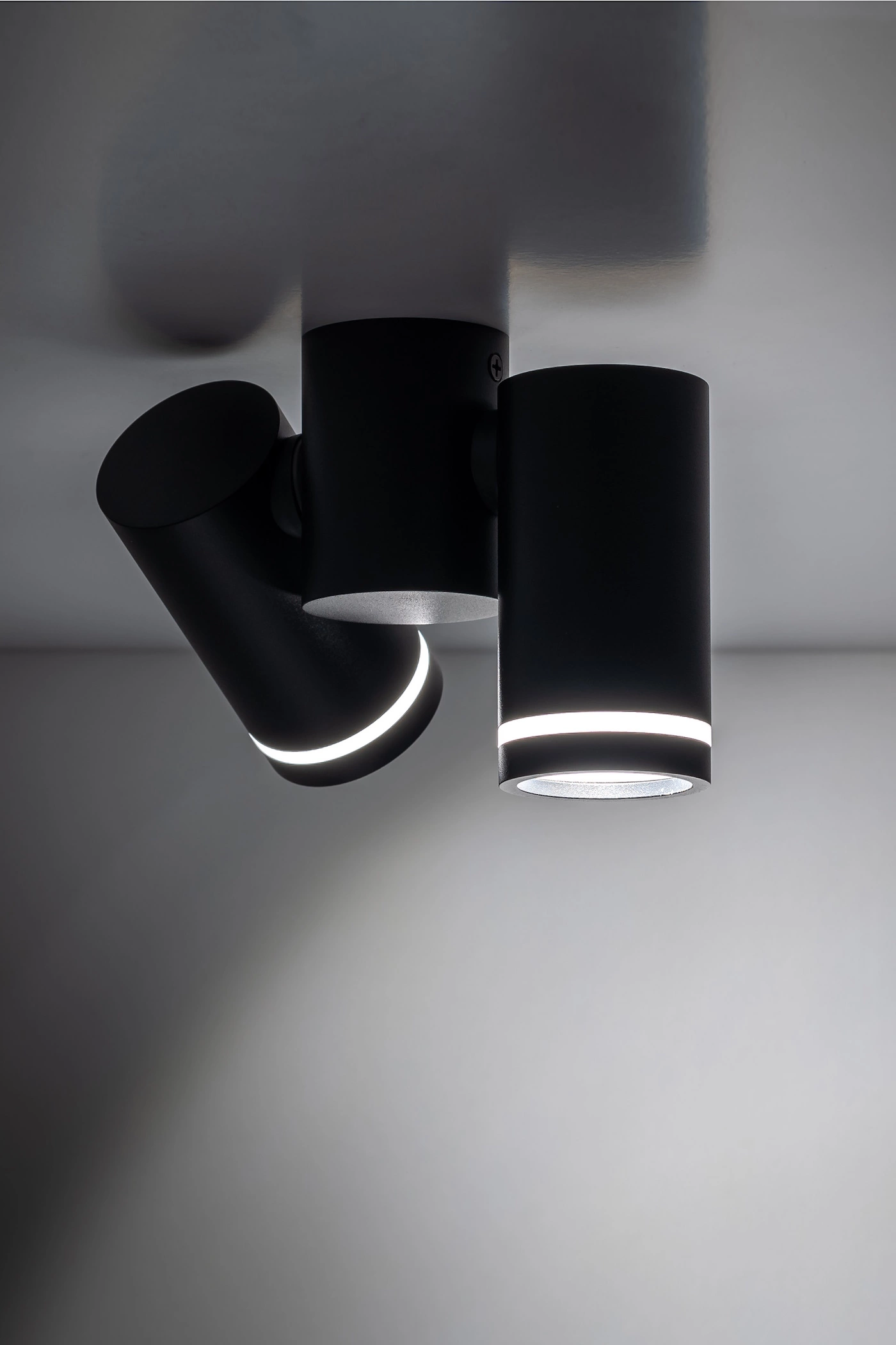   
                        
                        Світильник поворотний TK LIGHTING (Польща) 30530    
                         У стилі Хай-тек.  
                        Тип джерела світла: світлодіодна лампа, змінна.                         Форма: Прямокутник.                         Кольори плафонів і підвісок: Чорний.                         Матеріал: Сталь, Пластик.                          фото 7
