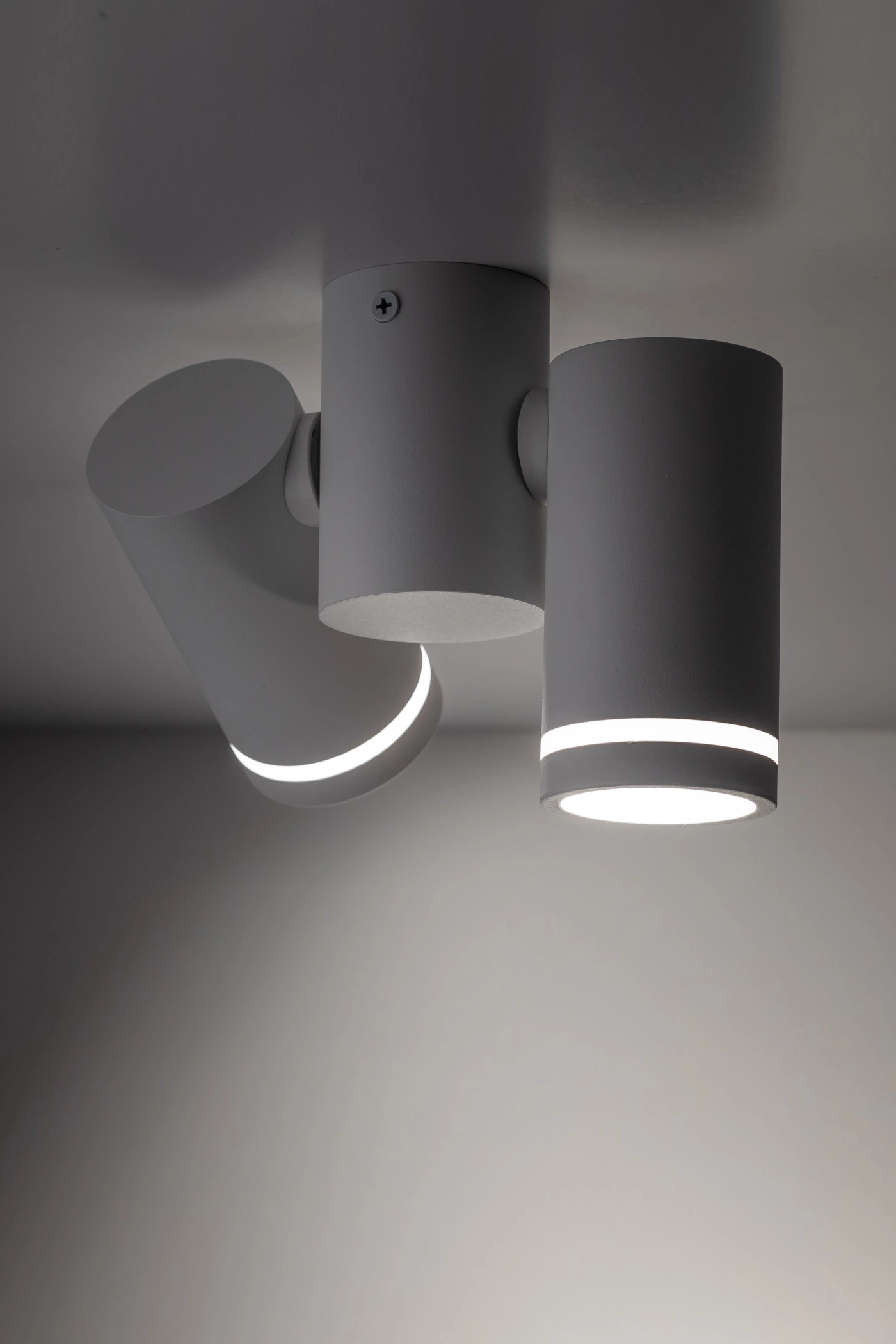   
                        
                        Світильник поворотний TK LIGHTING (Польща) 30532    
                         У стилі Хай-тек.  
                        Тип джерела світла: світлодіодна лампа, змінна.                         Форма: Прямокутник.                         Кольори плафонів і підвісок: Білий.                         Матеріал: Сталь, Пластик.                          фото 11