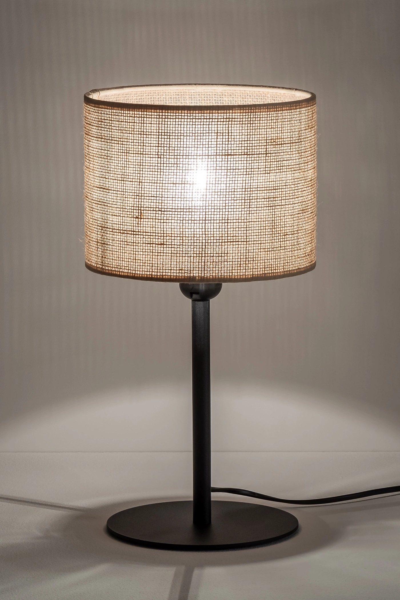   
                        
                        Настільна лампа TK LIGHTING (Польща) 30548    
                         У стилі Кантрі, Скандинавський.  
                        Тип джерела світла: світлодіодна лампа, змінна.                                                 Кольори плафонів і підвісок: Бежевий.                         Матеріал: Тканина.                          фото 8