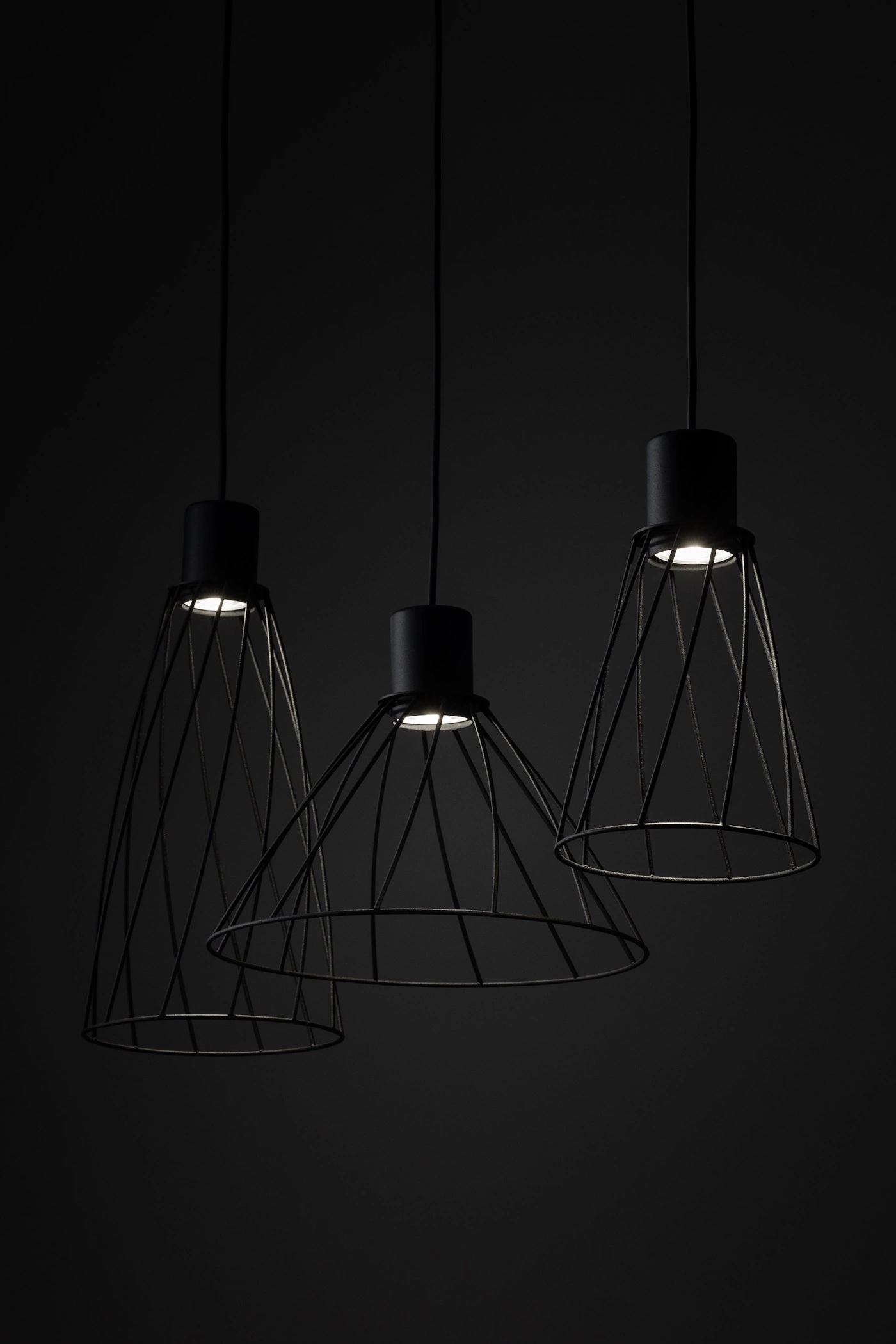   
                        
                        Люстра TK LIGHTING (Польща) 30626    
                         У стилі Лофт.  
                        Тип джерела світла: світлодіодна лампа, змінна.                         Форма: Прямокутник.                         Кольори плафонів і підвісок: Чорний.                         Матеріал: Метал.                          фото 8