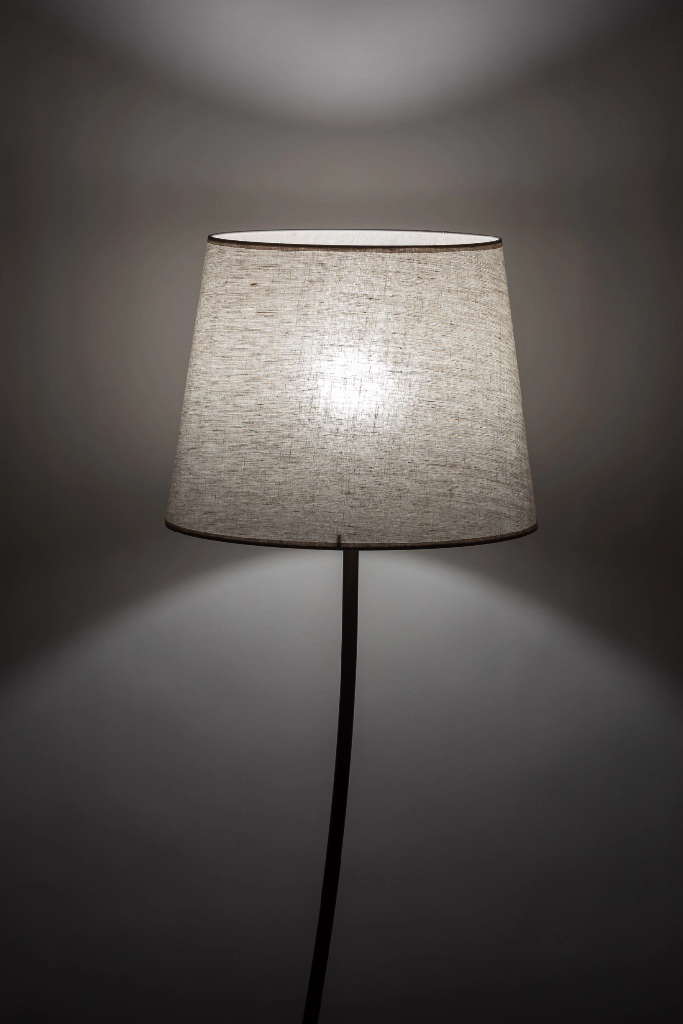   
                        
                        Торшер TK LIGHTING (Польша) 30642    
                         В стиле Модерн.  
                        Тип источника света: светодиодная лампа, сменная.                                                 Цвета плафонов и подвесок: Бежевый.                         Материал: Ткань.                          фото 6