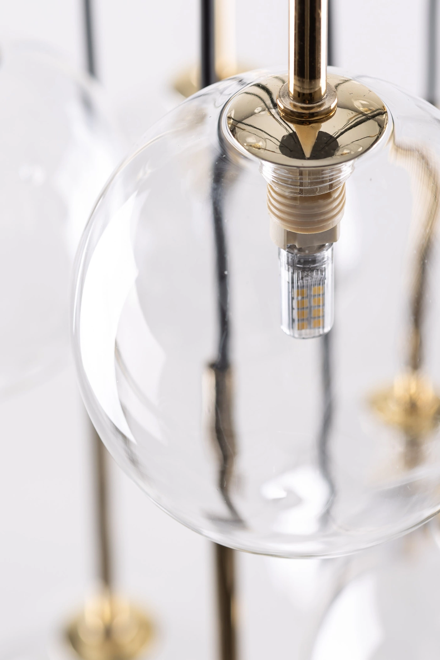   
                        
                        Люстра TK LIGHTING (Польща) 30659    
                         У стилі Хай-тек.  
                        Тип джерела світла: світлодіодна лампа, змінна.                                                 Кольори плафонів і підвісок: Прозорий.                         Матеріал: Скло.                          фото 7