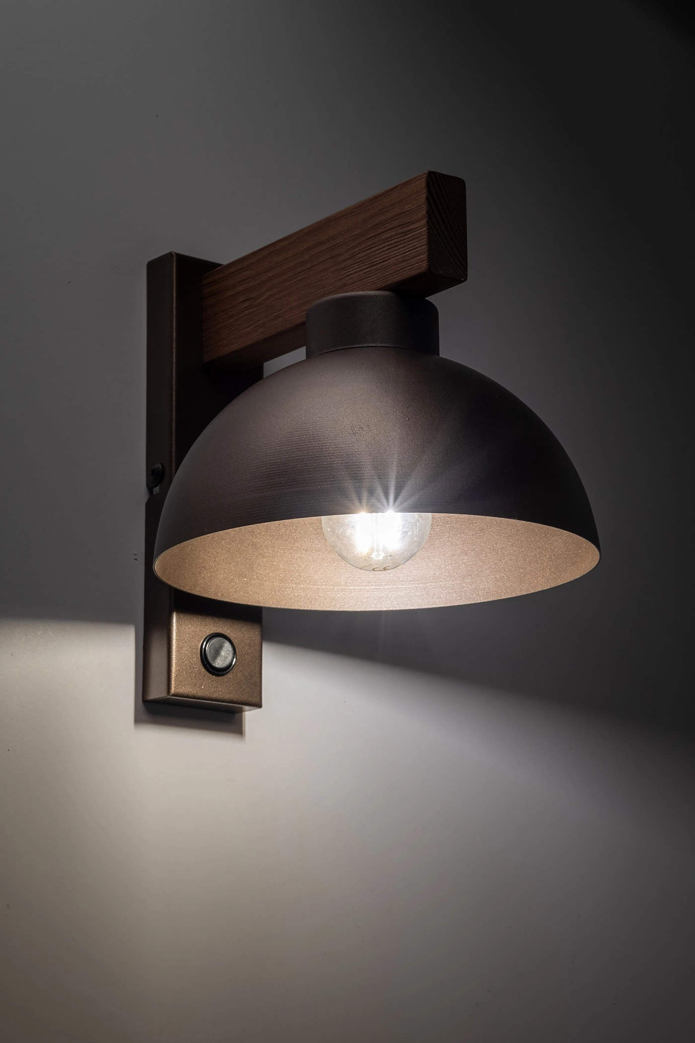   
                        
                        Бра TK LIGHTING (Польша) 30665    
                         В стиле Кантри, Лофт.  
                        Тип источника света: светодиодная лампа, сменная.                                                 Цвета плафонов и подвесок: Коричневый.                         Материал: Металл.                          фото 5