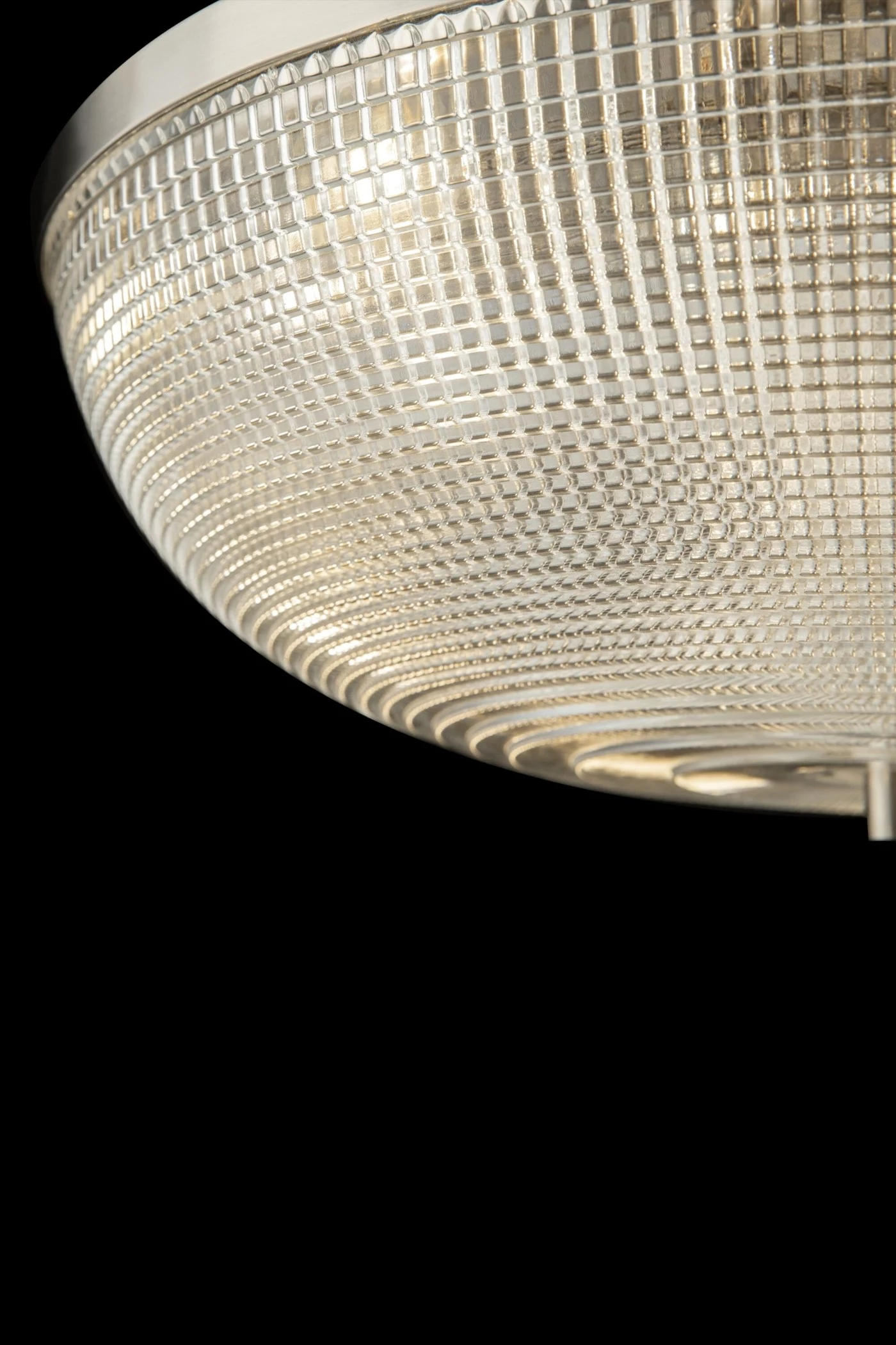   
                        Светильник потолочный MAYTONI  (Германия) 30925    
                         в стиле Классика.  
                        Тип источника света: светодиодная лампа, сменная.                         Форма: Круг.                         Цвета плафонов и подвесок: Прозрачный.                         Материал: Стекло.                          фото 6