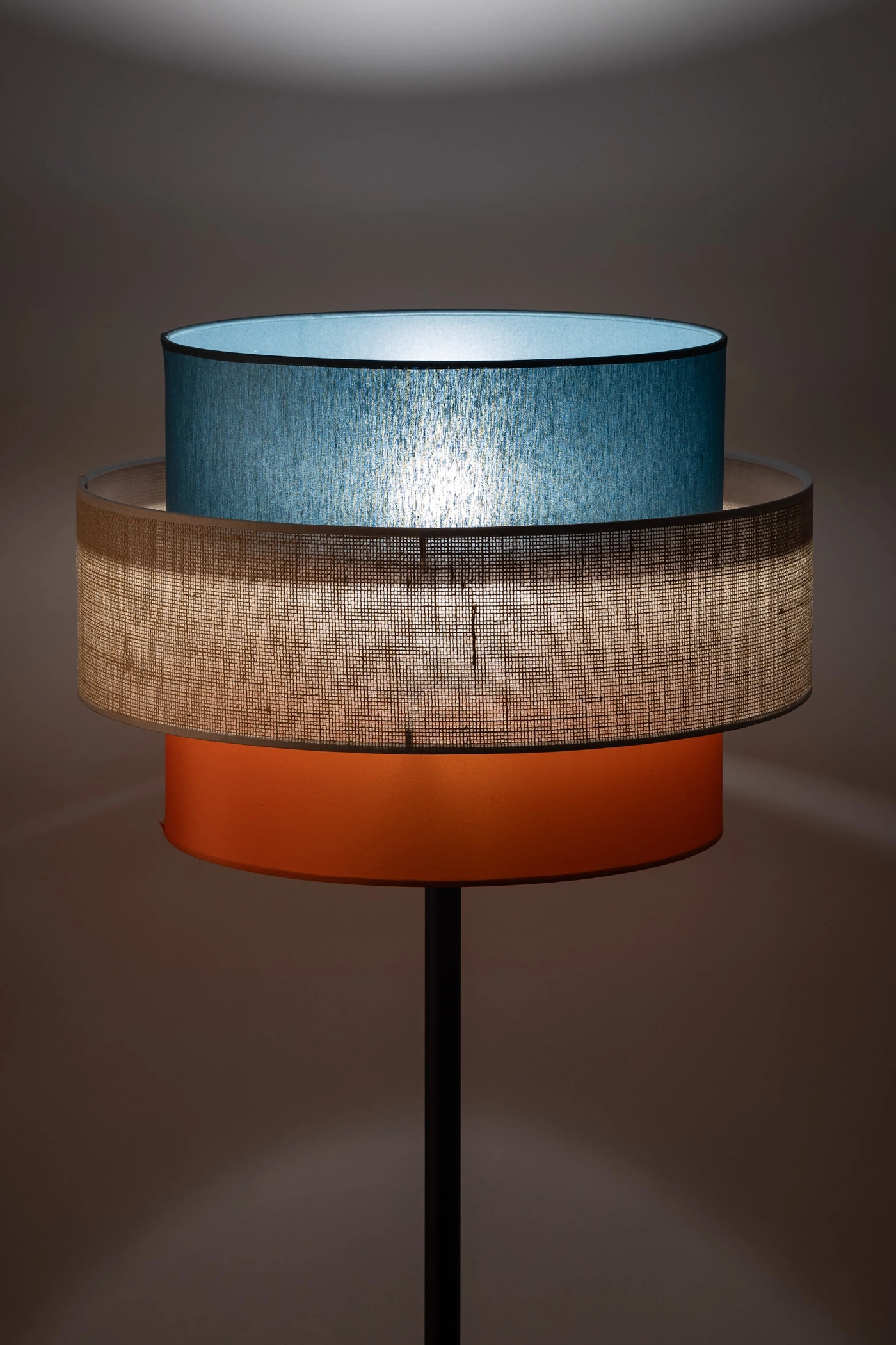   
                        
                        Торшер TK LIGHTING (Польша) 31012    
                         В стиле Скандинавский, Модерн.  
                        Тип источника света: светодиодная лампа, сменная.                                                 Цвета плафонов и подвесок: Оранжевый, Зеленый, Бежевый.                         Материал: Ткань.                          фото 7