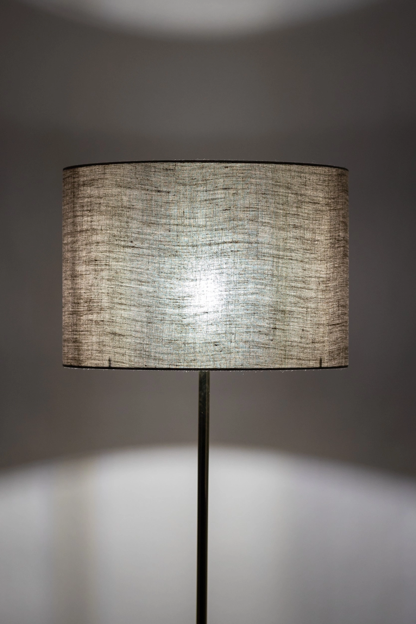  
                        
                        Торшер TK LIGHTING (Польша) 31041    
                         В стиле Модерн.  
                        Тип источника света: светодиодная лампа, сменная.                                                 Цвета плафонов и подвесок: Коричневый.                         Материал: Ткань, Пластик.                          фото 5