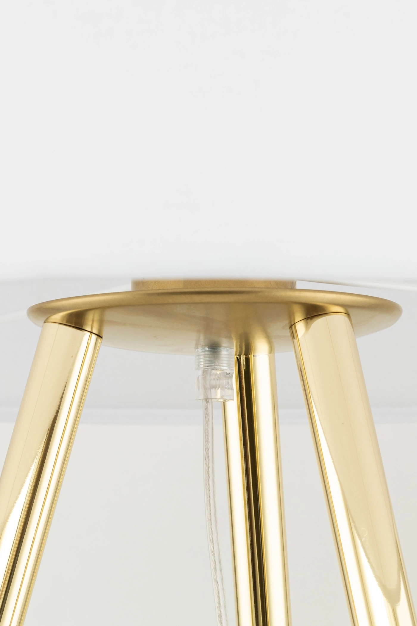   
                        
                        Торшер TK LIGHTING (Польша) 31042    
                         В стиле Модерн.  
                        Тип источника света: светодиодная лампа, сменная.                                                 Цвета плафонов и подвесок: Белый.                         Материал: Ткань, Пластик.                          фото 8