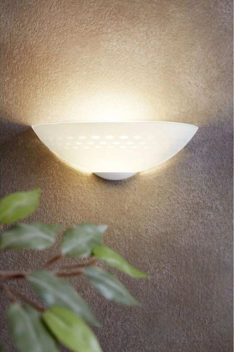   
                        Декоративная подсветка EGLO  (Австрия) 31050    
                         в стиле Модерн.  
                        Тип источника света: светодиодная лампа, сменная.                                                 Цвета плафонов и подвесок: Белый, Прозрачный, Рисунок.                         Материал: Стекло.                          фото 4