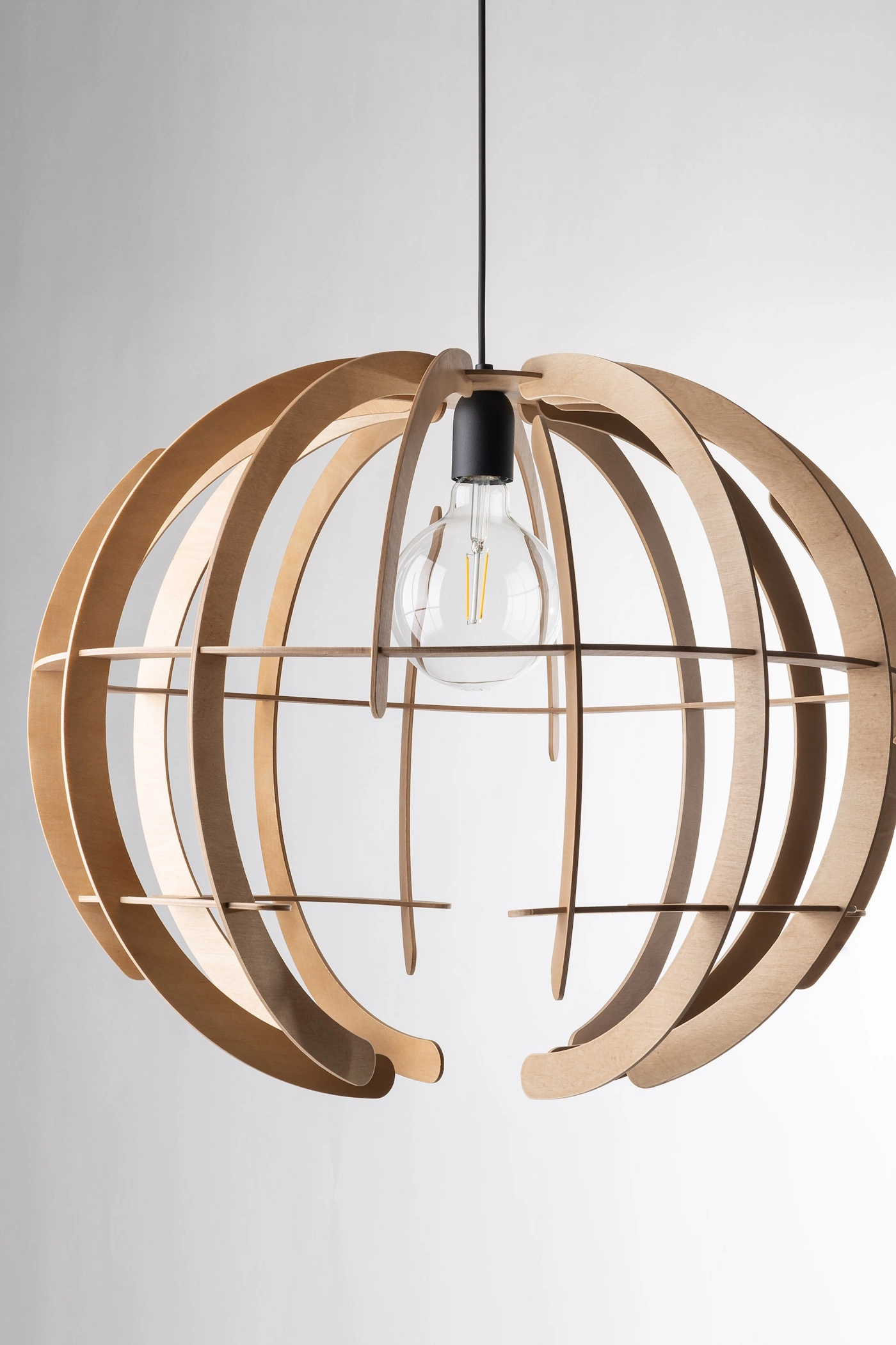   
                        
                        Люстра TK LIGHTING (Польща) 31084    
                         У стилі Кантрі, Скандинавський, Модерн.  
                        Тип джерела світла: світлодіодна лампа, змінна.                         Форма: Куля.                         Кольори плафонів і підвісок: Коричневий.                         Матеріал: Дерево.                          фото 7