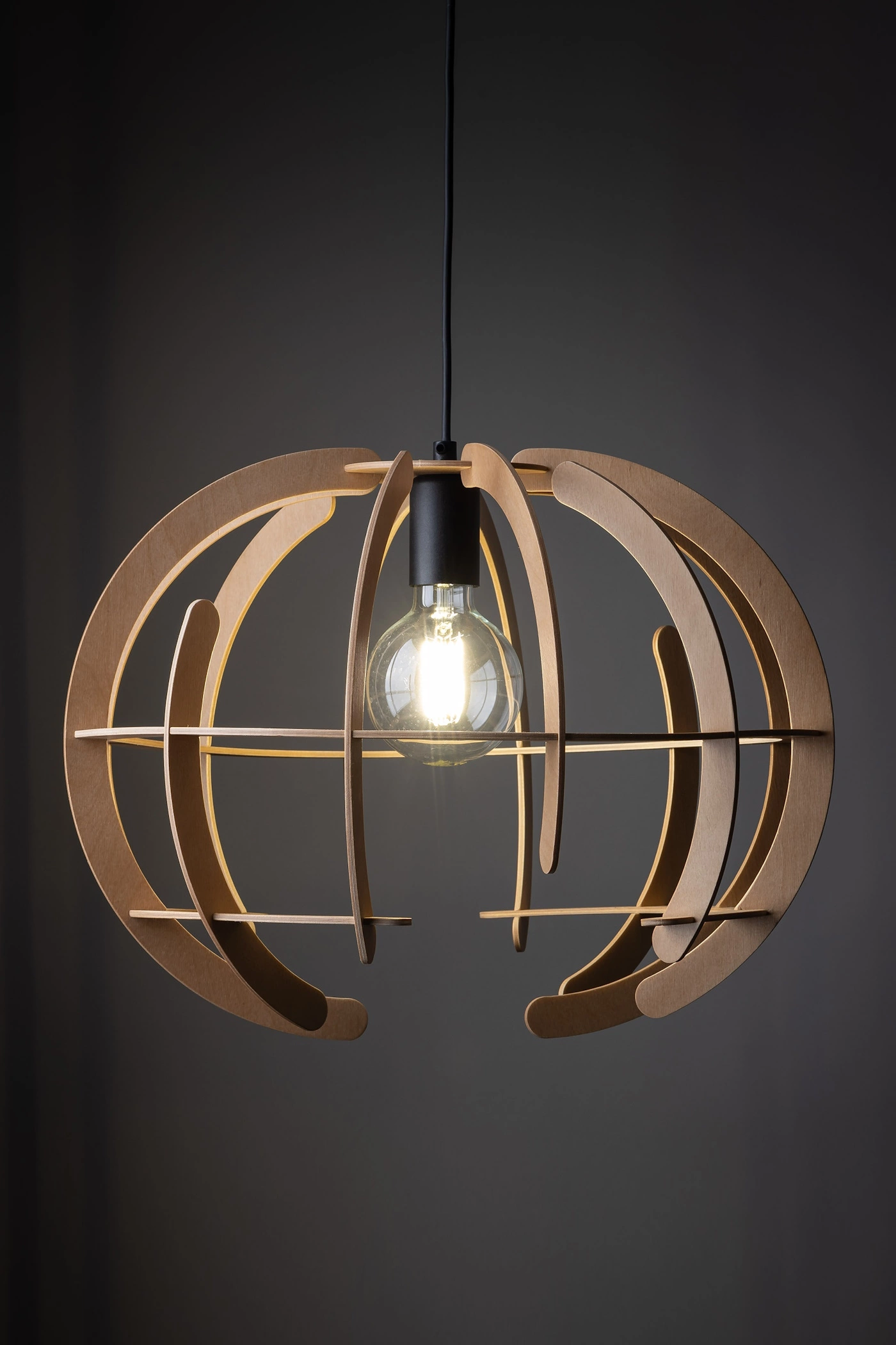   
                        
                        Люстра TK LIGHTING (Польща) 31091    
                         У стилі Кантрі, Скандинавський, Модерн.  
                        Тип джерела світла: світлодіодна лампа, змінна.                         Форма: Куля.                         Кольори плафонів і підвісок: Коричневий.                         Матеріал: Дерево.                          фото 6