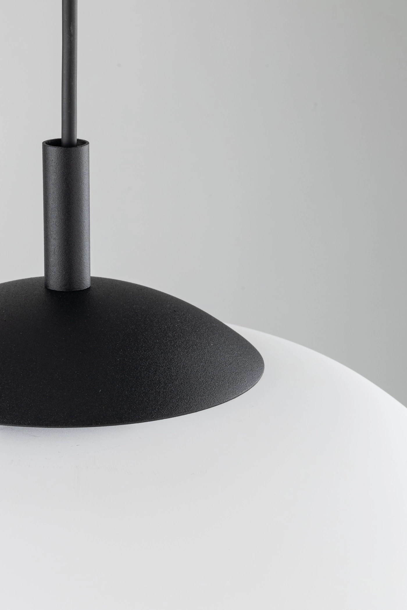   
                        
                        Люстра TK LIGHTING (Польща) 31109    
                         У стилі Хай-тек.  
                        Тип джерела світла: світлодіодна лампа, змінна.                         Форма: Куля.                         Кольори плафонів і підвісок: Білий.                         Матеріал: Скло.                          фото 5