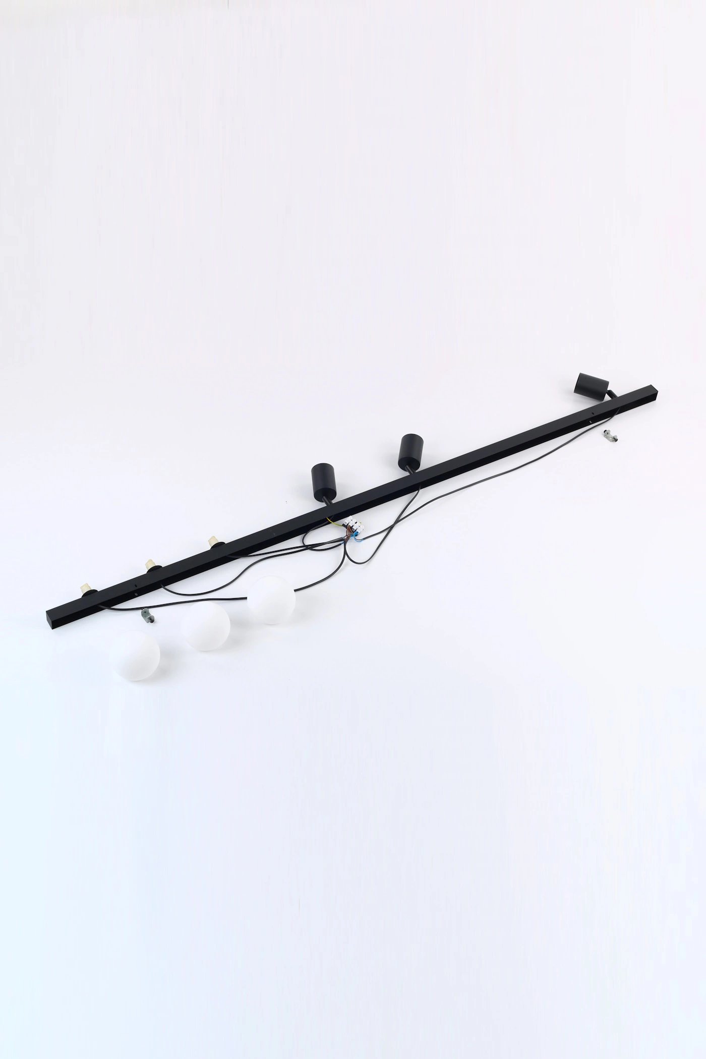   
                        
                        Світильник поворотний TK LIGHTING (Польща) 31185    
                         У стилі Хай-тек, Модерн.  
                        Тип джерела світла: світлодіодна лампа, змінна.                         Форма: Прямокутник.                         Кольори плафонів і підвісок: Білий, Чорний.                         Матеріал: Скло.                          фото 7