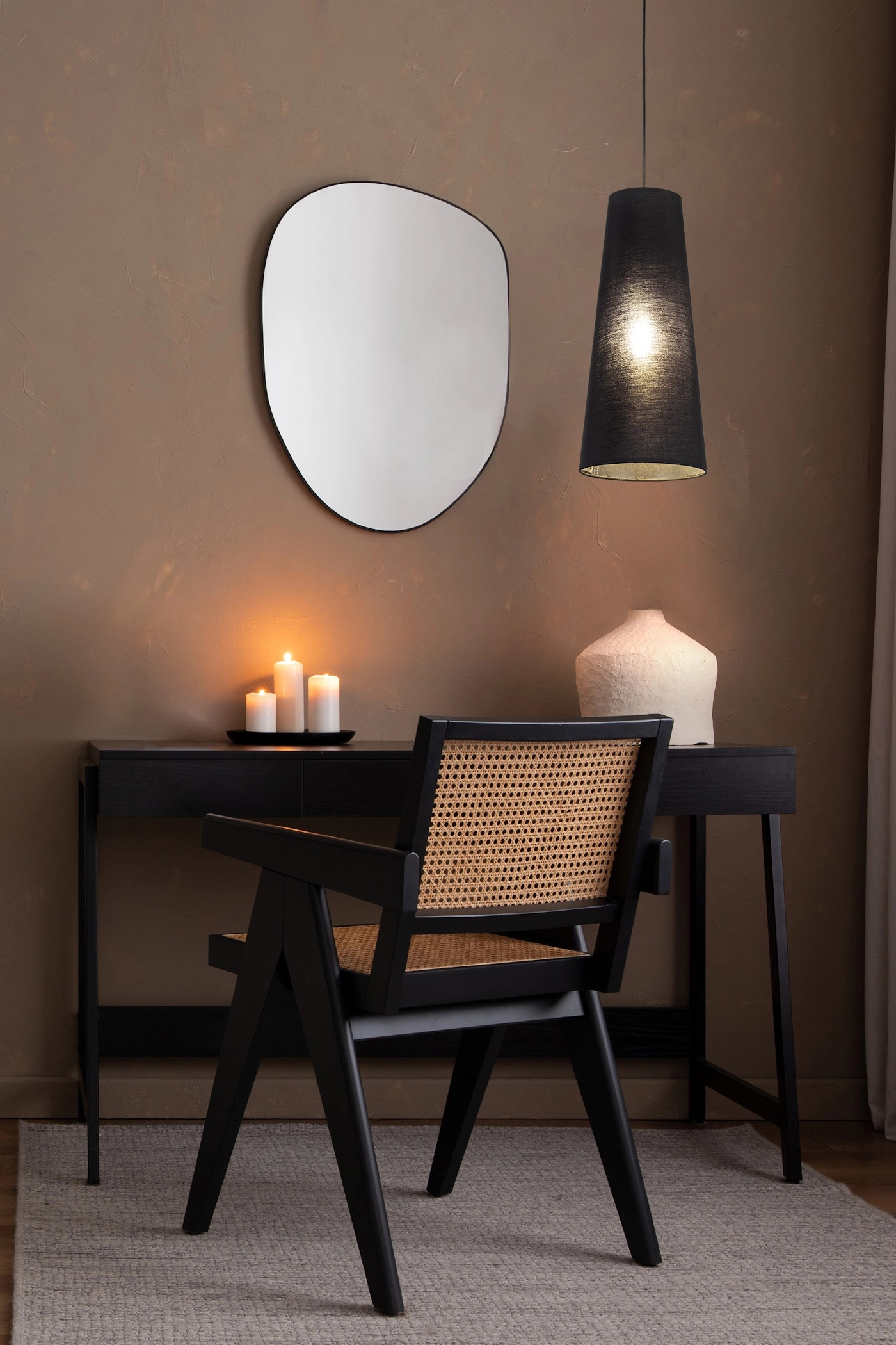   
                        
                        Люстра TK LIGHTING (Польща) 31195    
                         У стилі Модерн.  
                        Тип джерела світла: світлодіодна лампа, змінна.                         Форма: Коло.                         Кольори плафонів і підвісок: Чорний.                         Матеріал: Тканина, Пластик.                          фото 5