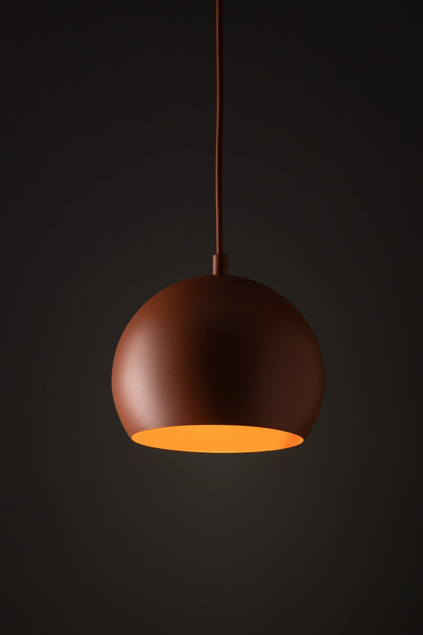   
                        
                        Люстра TK LIGHTING (Польща) 31203    
                         У стилі Лофт, Хай-тек.  
                        Тип джерела світла: світлодіодна лампа, змінна.                         Форма: Куля.                         Кольори плафонів і підвісок: Червоний.                         Матеріал: Метал.                          фото 6