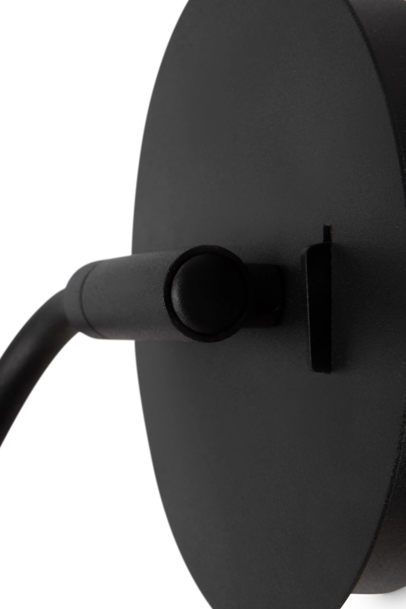   
                        
                        Бра VASMAR (Украина) 31555    
                         В стиле Лофт.  
                        Тип источника света: светодиодная лампа, сменная.                                                 Цвета плафонов и подвесок: Черный, Латунь.                         Материал: Металл.                          фото 3