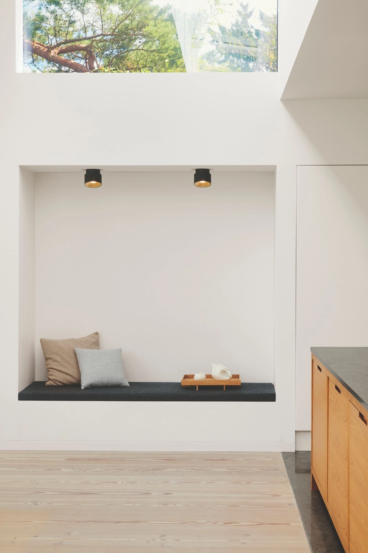 Точковий світильник NORDLUX (Данія) 32097    
                         У стилі Лофт.  
                        Тип джерела світла: світлодіодна лампа, змінна.                         Форма: Циліндр.                         Кольори плафонів і підвісок: Чорний, Золото.                         Матеріал: Метал, Пластик.                          фото 6