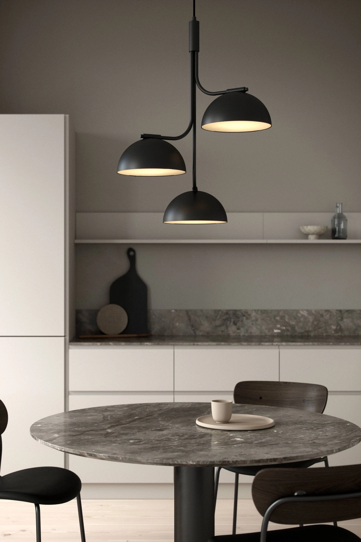   
                        
                        Люстра NORDLUX (Данія) 32351    
                         У стилі Скандинавський.  
                        Тип джерела світла: світлодіодна лампа, змінна.                         Форма: Коло.                         Кольори плафонів і підвісок: Чорний, Білий.                         Матеріал: Метал.                          фото 4