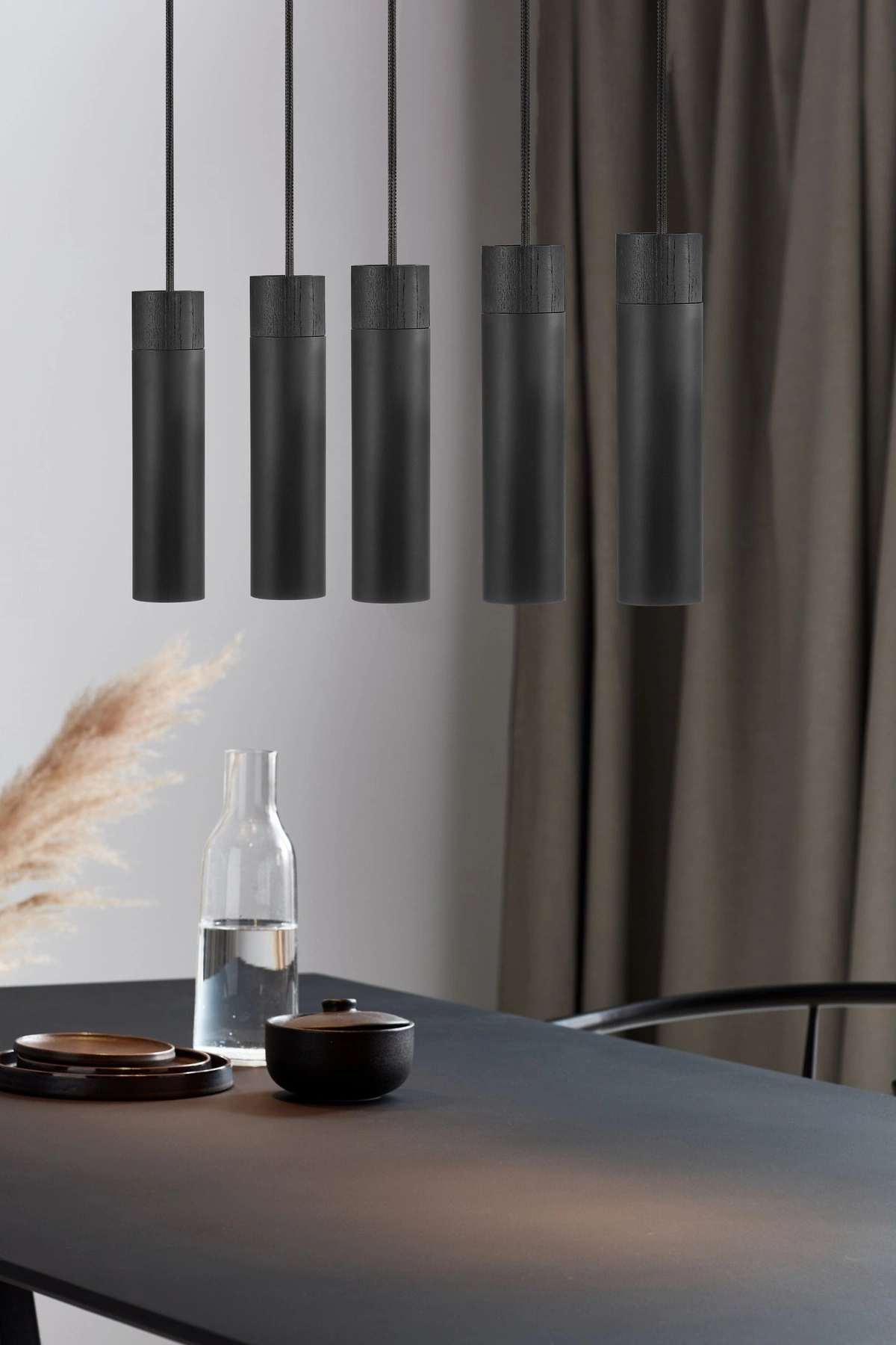   
                        
                        Люстра NORDLUX (Дания) 32614    
                         В стиле Скандинавский.  
                        Тип источника света: светодиодная лампа, сменная.                         Форма: Прямоугольник.                         Цвета плафонов и подвесок: Черный.                         Материал: Металл.                          фото 5