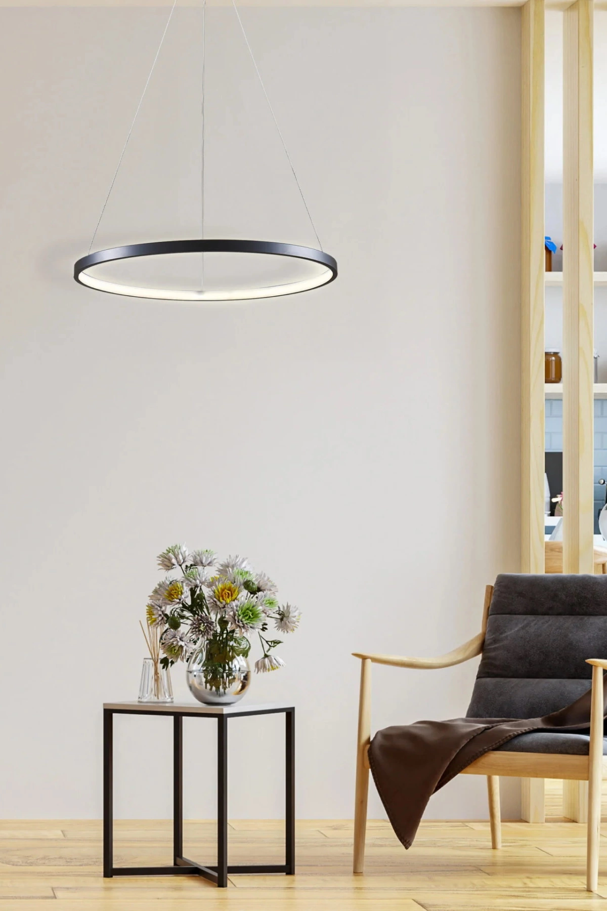   
                        
                        Люстра GOLDLUX (Польша) 32688    
                         В стиле Хай-тек.  
                        Тип источника света: встроенный led-модуль, несъемный.                         Форма: Круг.                         Цвета плафонов и подвесок: Черный, Белый.                         Материал: Алюминий, Пластик.                          фото 5