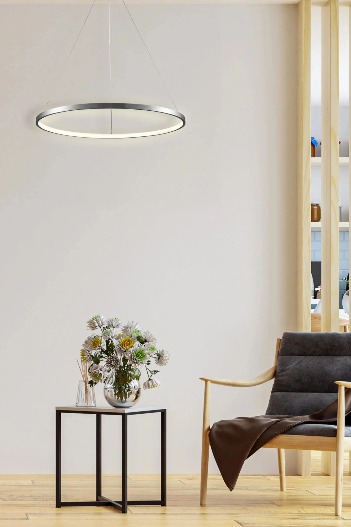   
                        
                        Люстра GOLDLUX (Польша) 32690    
                         В стиле Хай-тек.  
                        Тип источника света: встроенный led-модуль, несъемный.                         Форма: Круг.                         Цвета плафонов и подвесок: Серый, Белый.                         Материал: Алюминий, Силикон.                          фото 4