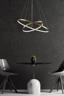   
                        
                        Люстра GOLDLUX (Польша) 32830    
                         В стиле Хай-тек.  
                        Тип источника света: встроенный led-модуль, несъемный.                         Форма: Круг.                         Цвета плафонов и подвесок: Золото, Белый.                         Материал: Алюминий, Силикон.                          фото 4