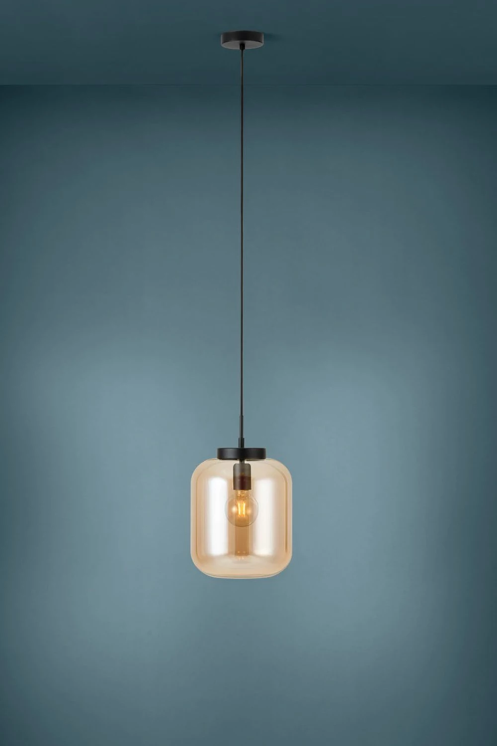   
                        Люстра EGLO (Австрія) 32848    
                         у стилі Лофт.  
                        Тип джерела світла: світлодіодна лампа, змінна.                         Форма: Циліндр, Овал.                         Кольори плафонів і підвісок: Жовтий.                         Матеріал: Скло.                          фото 1