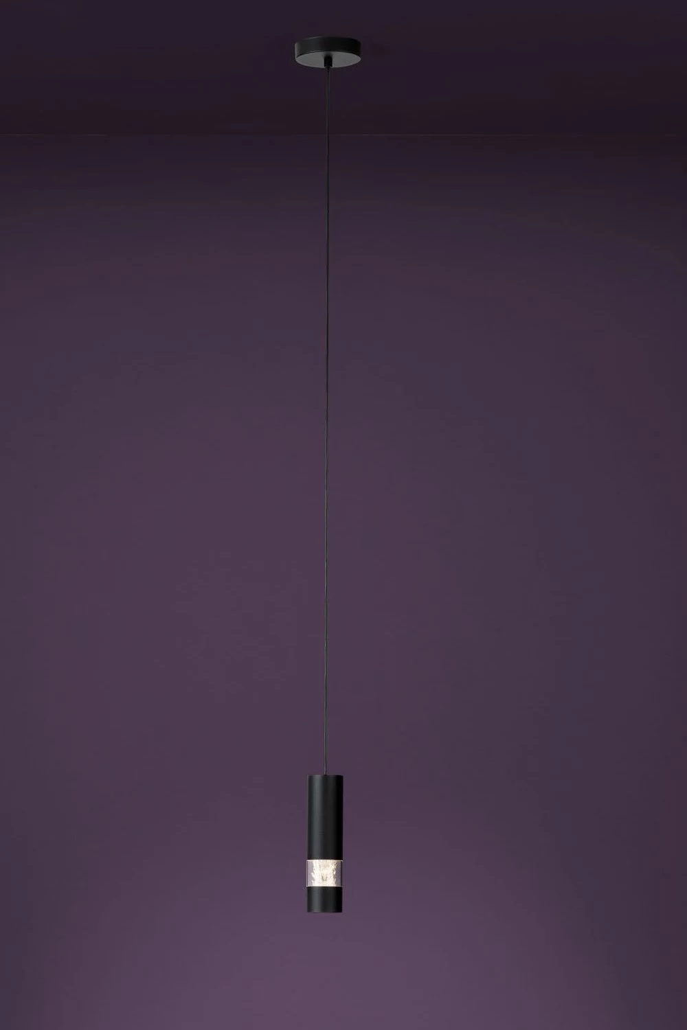   
                        
                        Люстра EGLO (Австрія) 32866    
                         у стилі Хай-тек.  
                        Тип джерела світла: світлодіодна лампа, змінна.                         Форма: Циліндр.                         Кольори плафонів і підвісок: Чорний, Прозорий.                         Матеріал: Акрил.                          фото 1