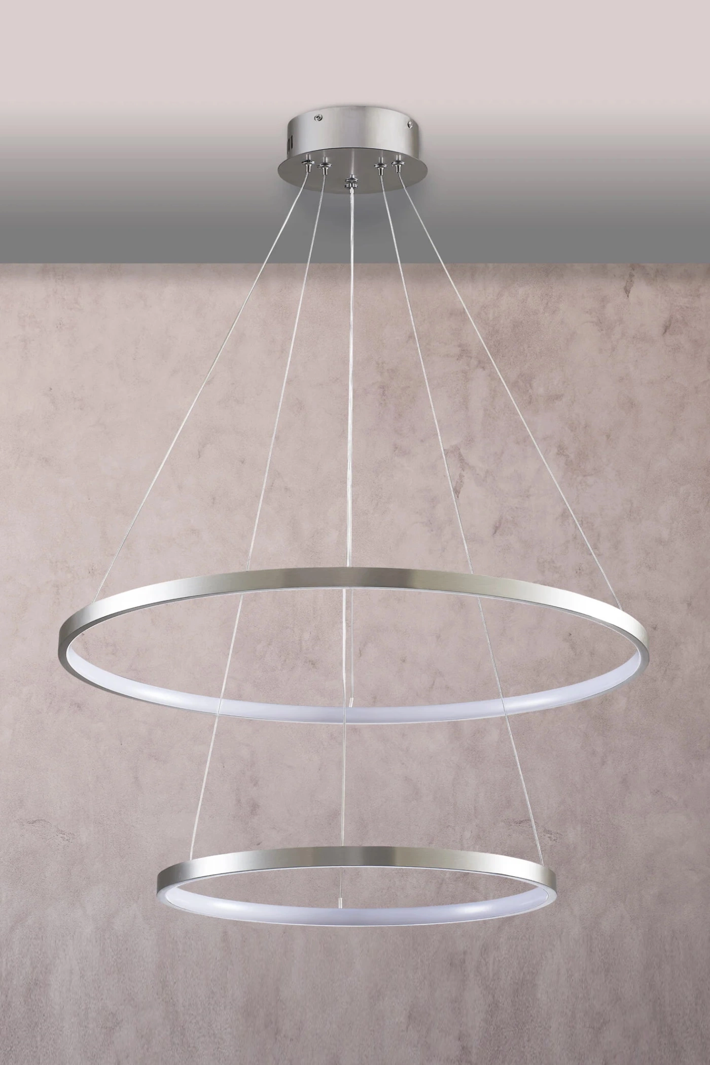   
                        
                        Люстра GOLDLUX (Польша) 33002    
                         В стиле Хай-тек.  
                        Тип источника света: встроенный led-модуль, несъемный.                         Форма: Круг.                         Цвета плафонов и подвесок: Серый, Белый.                         Материал: Алюминий, Силикон.                          фото 3