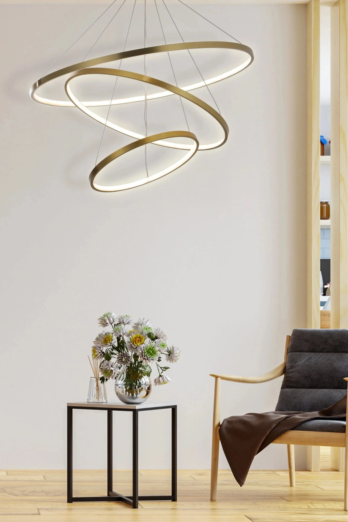   
                        
                        Люстра GOLDLUX (Польша) 33090    
                         В стиле Хай-тек.  
                        Тип источника света: встроенный led-модуль, несъемный.                         Форма: Круг.                         Цвета плафонов и подвесок: Золото, Белый.                         Материал: Алюминий, Силикон.                          фото 7