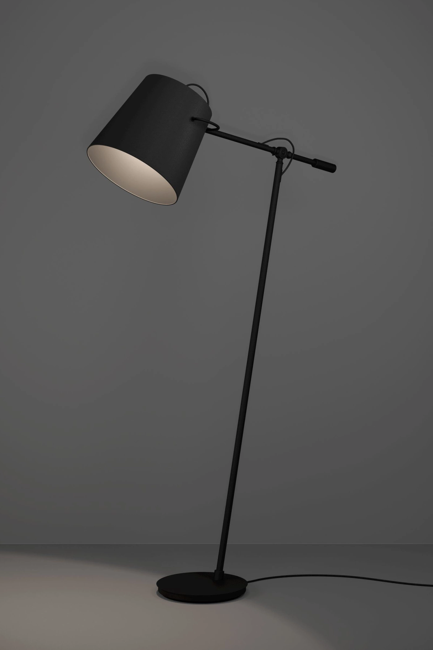   
                        
                        Торшер EGLO (Австрія) 33145    
                         у стилі Лофт.  
                        Тип джерела світла: світлодіодна лампа, змінна.                                                 Кольори плафонів і підвісок: Чорний.                         Матеріал: Тканина.                          фото 2