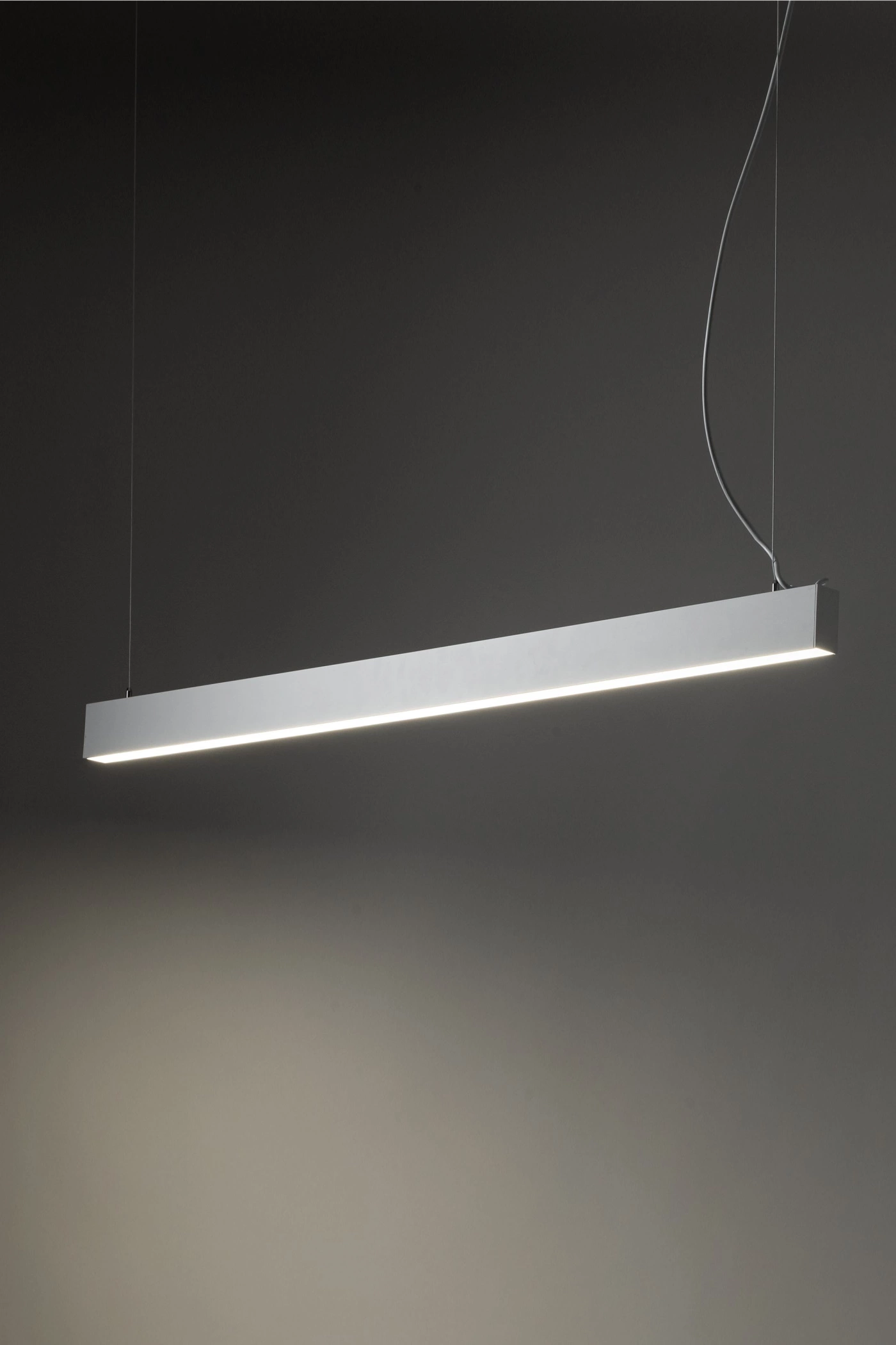   
                        
                        Люстра TK LIGHTING (Польша) 33470    
                         В стиле Хай-тек.  
                        Тип источника света: встроенный led-модуль, несъемный.                         Форма: Прямоугольник.                         Цвета плафонов и подвесок: Белый.                         Материал: Алюминий, Пластик.                          фото 7