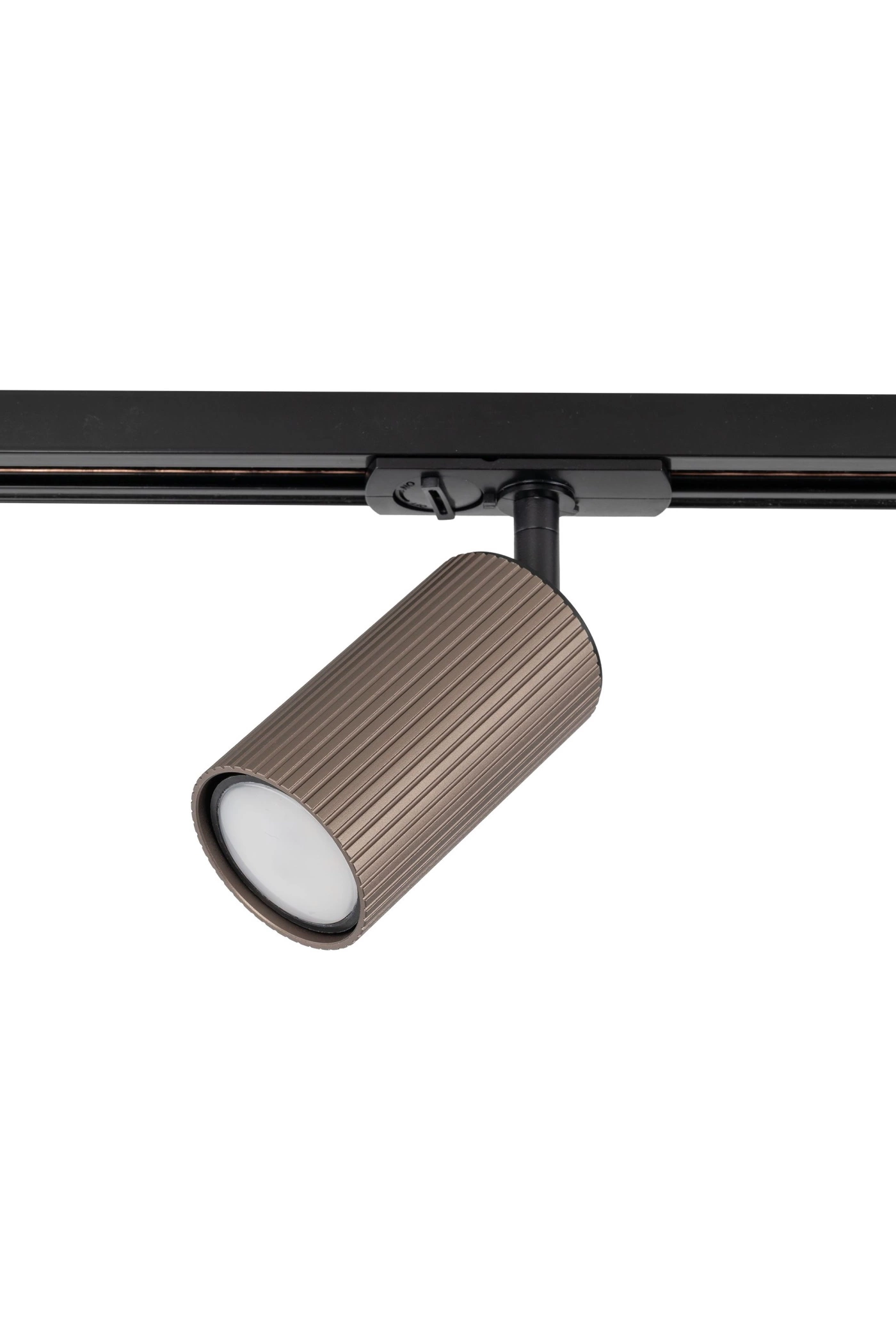   
                        
                        Трековий світильник TK LIGHTING (Польща) 33546    
                         У стилі Хай-тек.  
                        Тип джерела світла: світлодіодна лампа, змінна.                                                 Кольори плафонів і підвісок: Коричневий.                         Матеріал: Алюміній, Пластик.                          фото 2